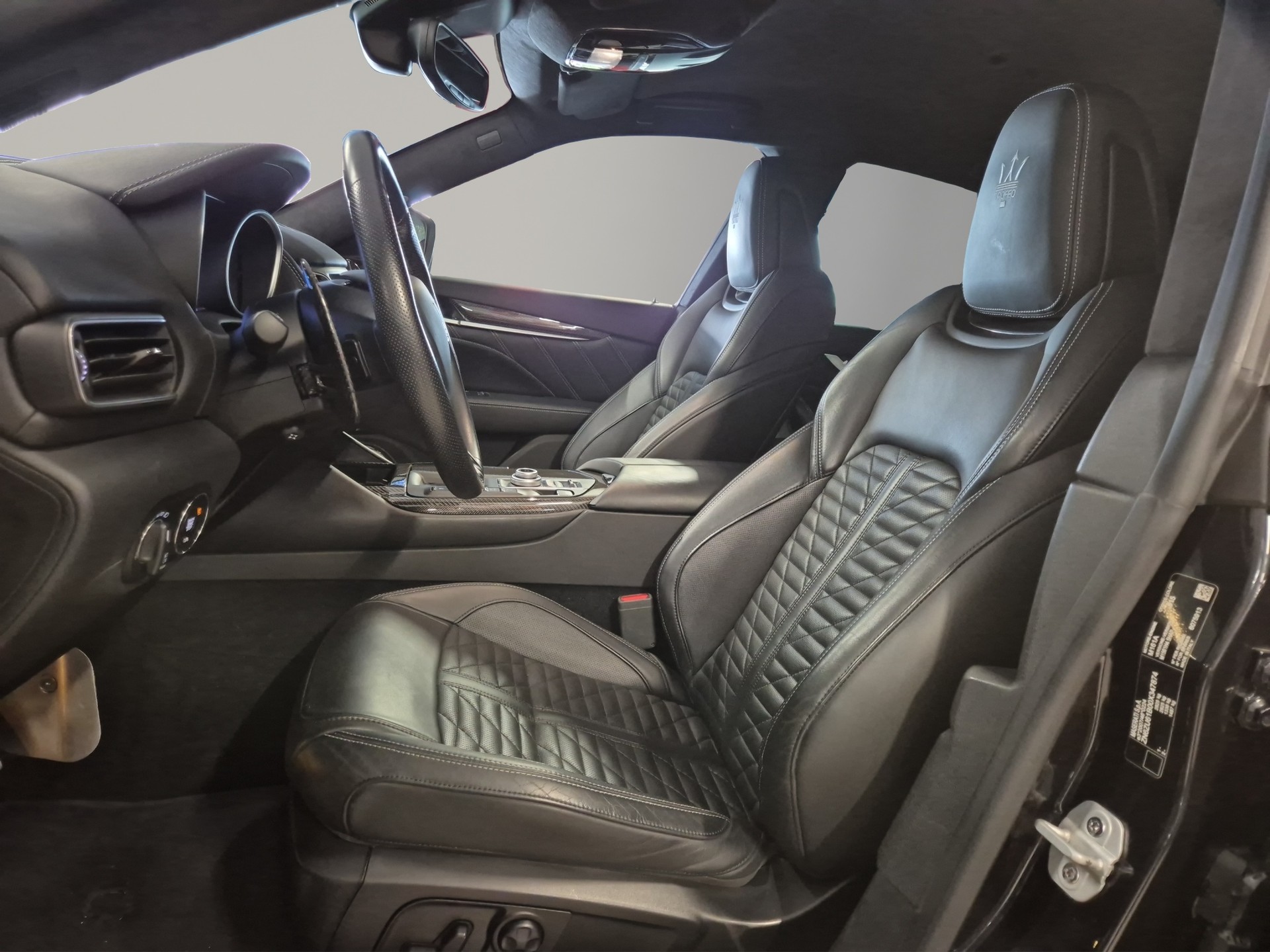 MASERATI Levante 3.8 V8 Trofeo Q4 Automatica LEASING à partir de CHF 795.-/mois-image-8