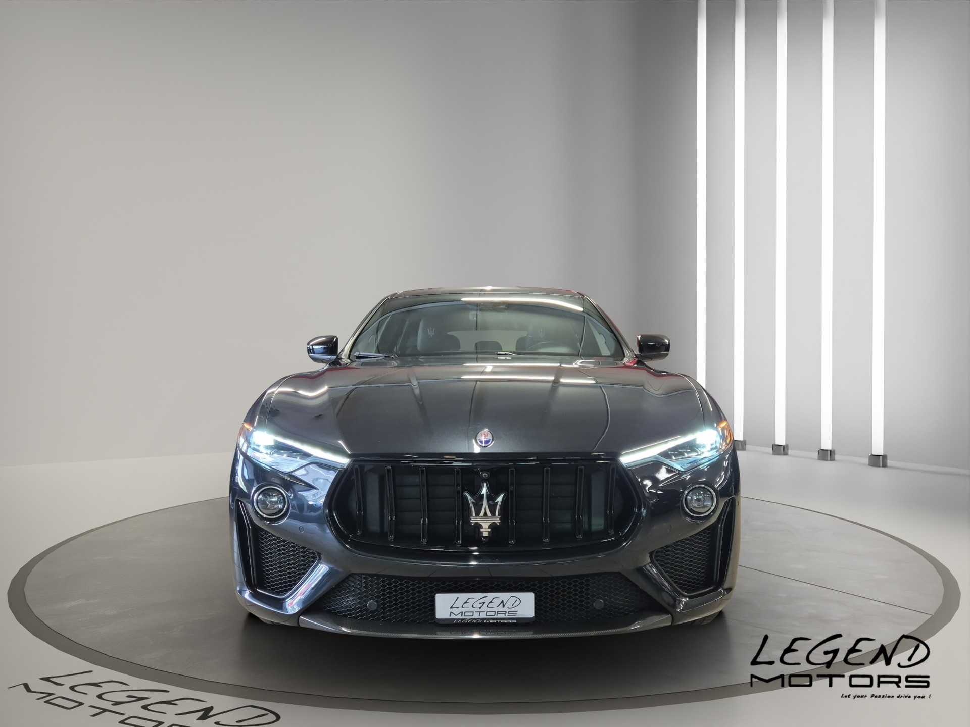 MASERATI Levante 3.8 V8 Trofeo Q4 Automatica LEASING à partir de CHF 795.-/mois-showroom-element-1