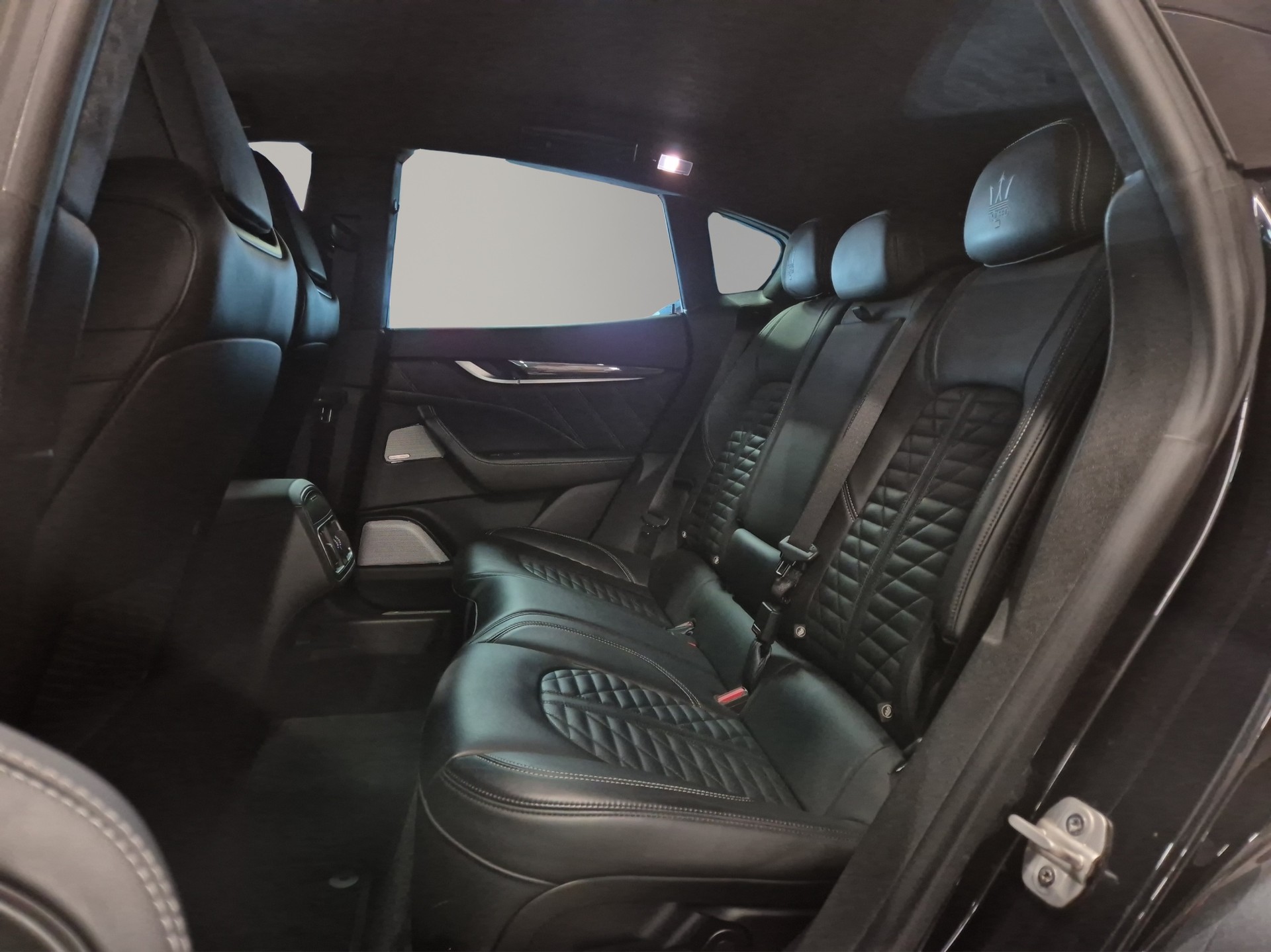 MASERATI Levante 3.8 V8 Trofeo Q4 Automatica LEASING à partir de CHF 795.-/mois-image-15