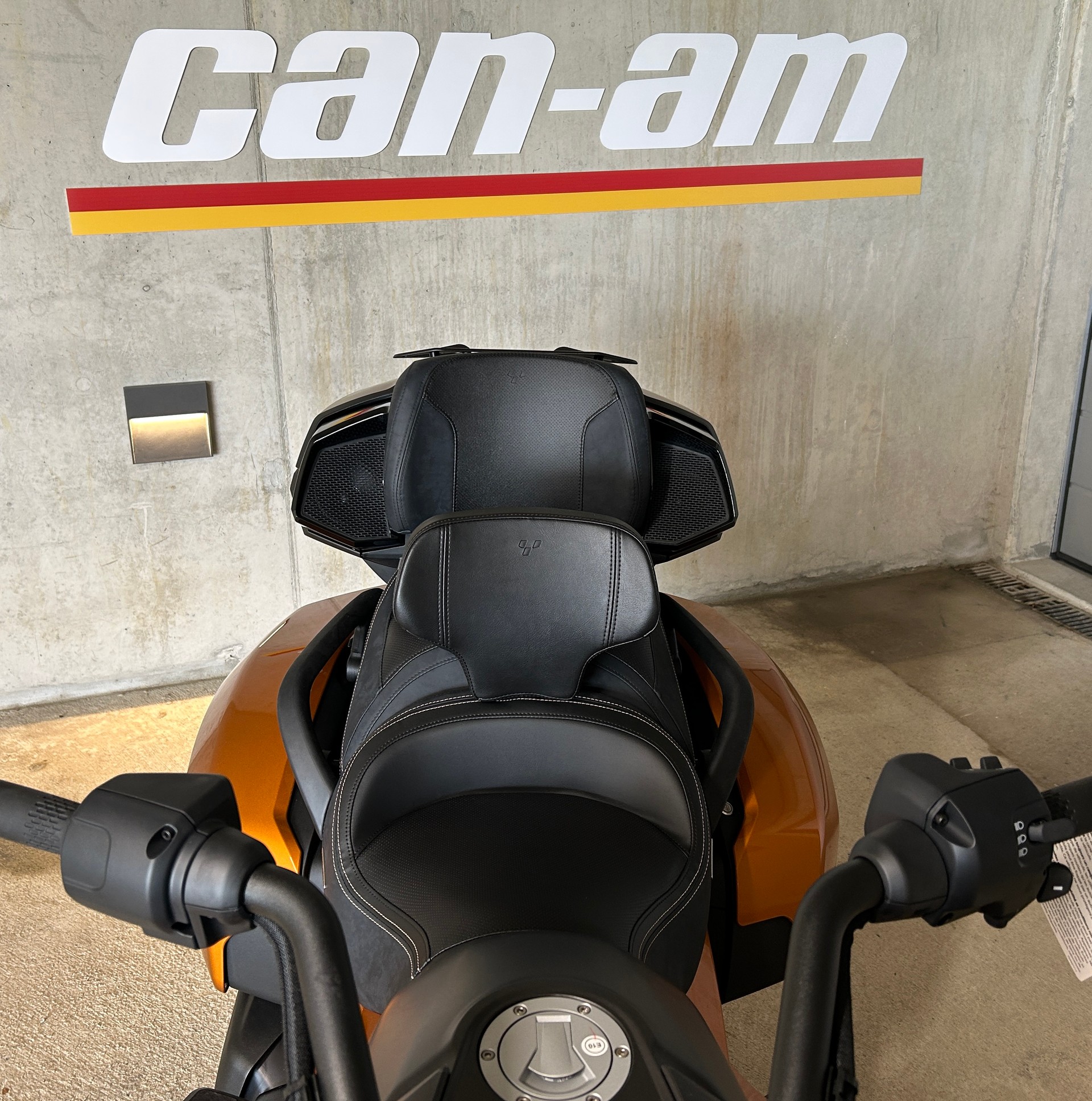 CAN-AM F3 Limited-image-3