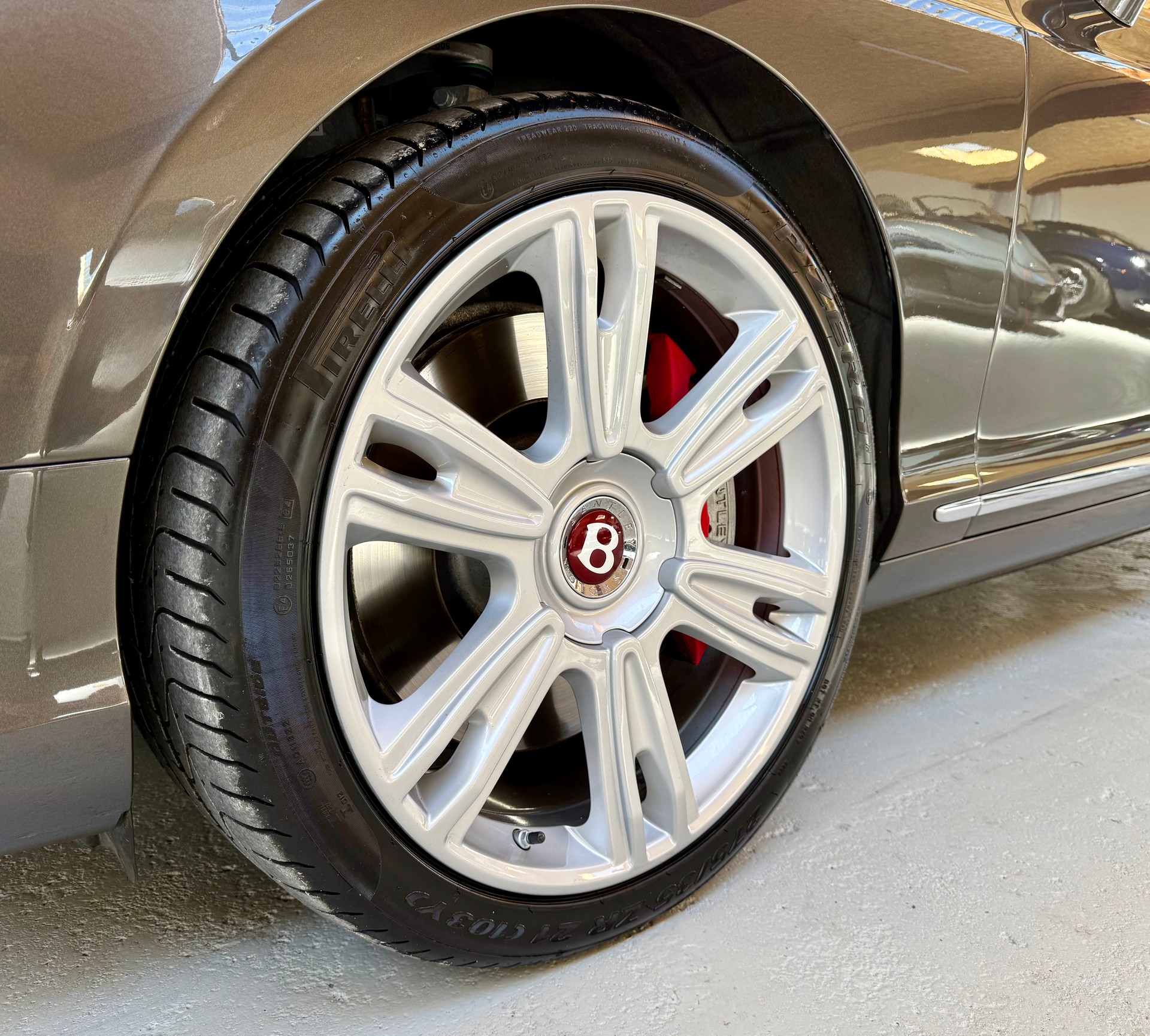 BENTLEY Continental GTC 4.0 V8-image-6