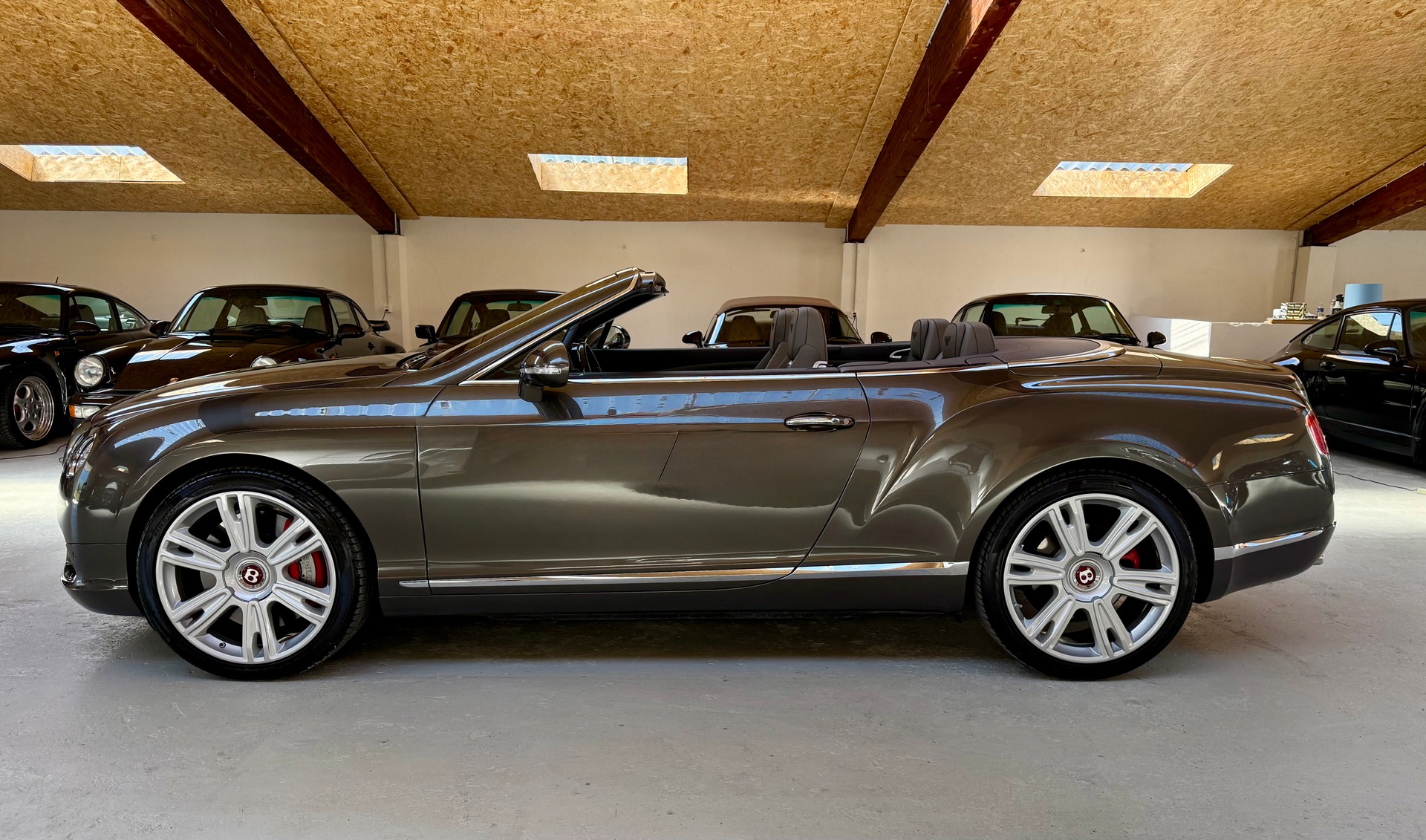 BENTLEY Continental GTC 4.0 V8-image-1