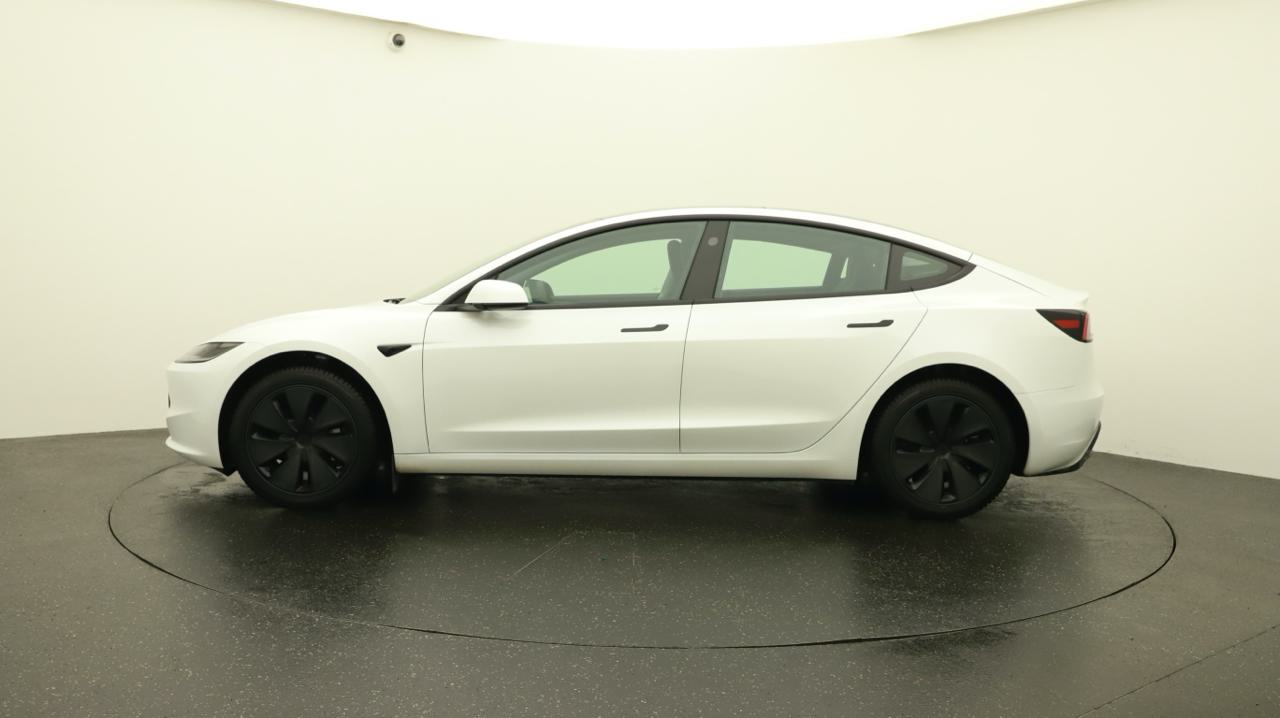 TESLA Model 3 RWD-showroom-element-1