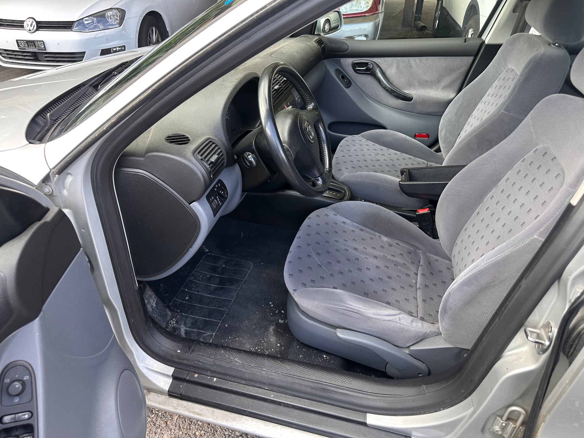 SEAT Toledo 1.8 Sport-image-10