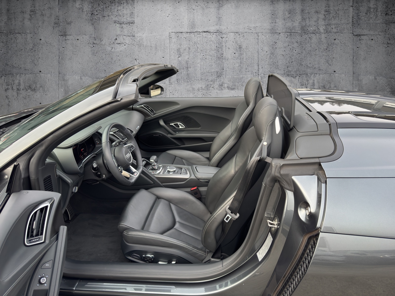 AUDI R8 Spyder RWD S-Tronic-image-18