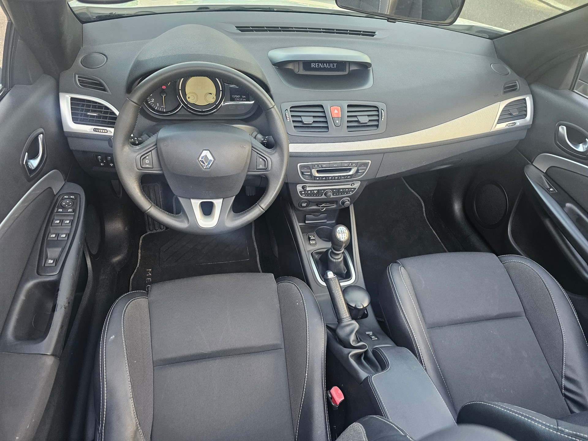 RENAULT Mégane CC 1.4 16V Turbo Dynamique-image-12