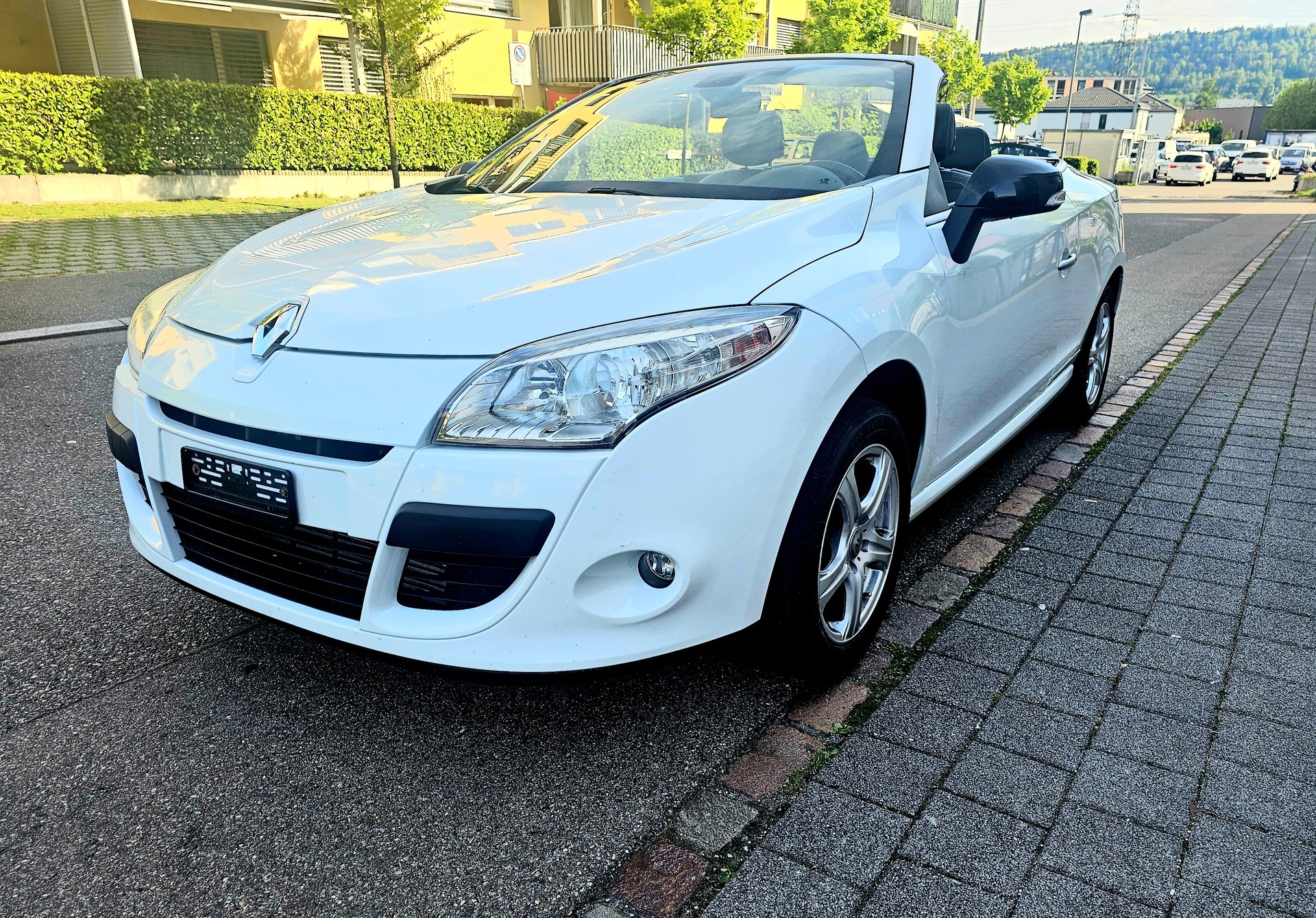 RENAULT Mégane CC 1.4 16V Turbo Dynamique-image-1