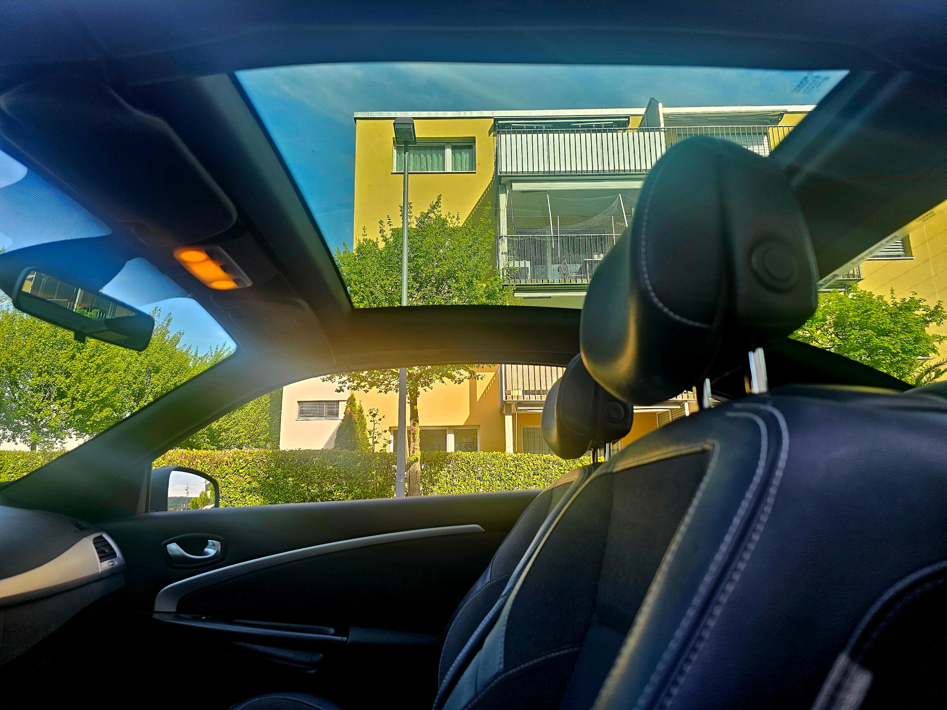 RENAULT Mégane CC 1.4 16V Turbo Dynamique-image-8