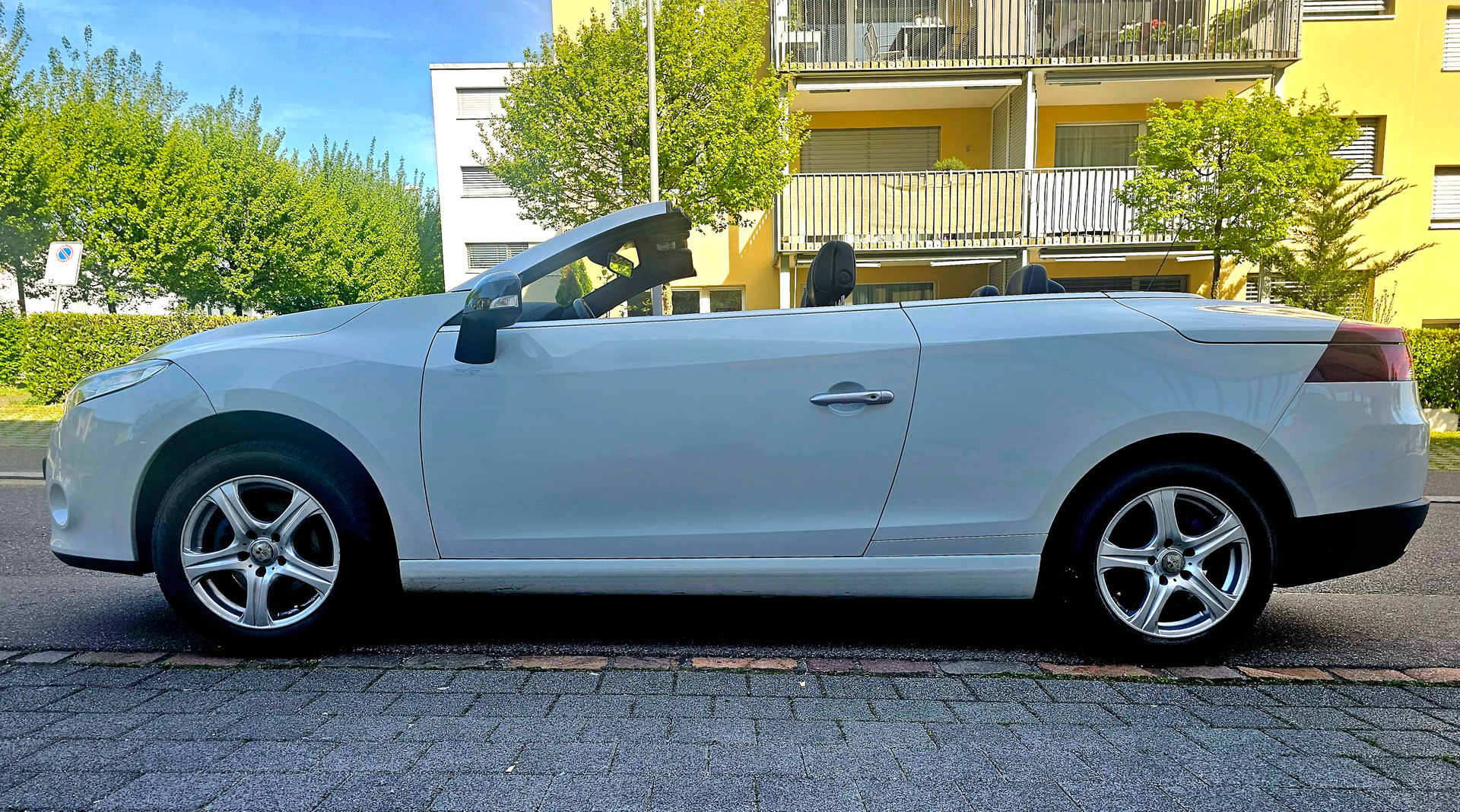RENAULT Mégane CC 1.4 16V Turbo Dynamique-image-4