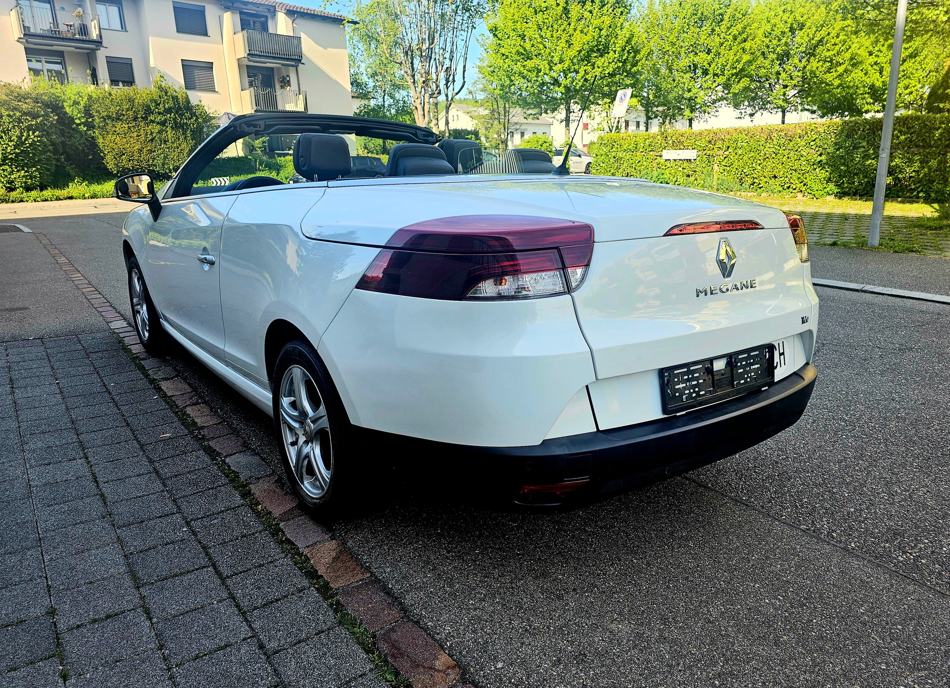 RENAULT Mégane CC 1.4 16V Turbo Dynamique-image-2