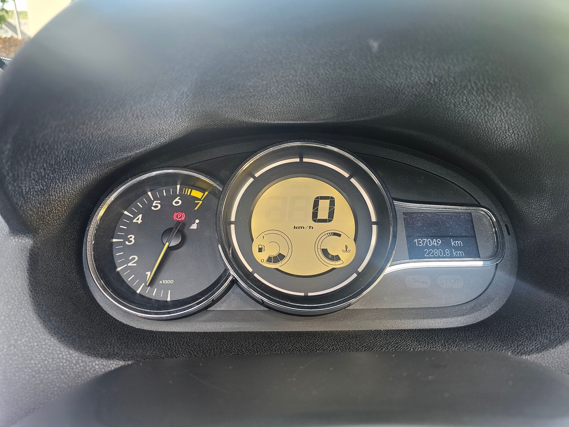 RENAULT Mégane CC 1.4 16V Turbo Dynamique-image-11