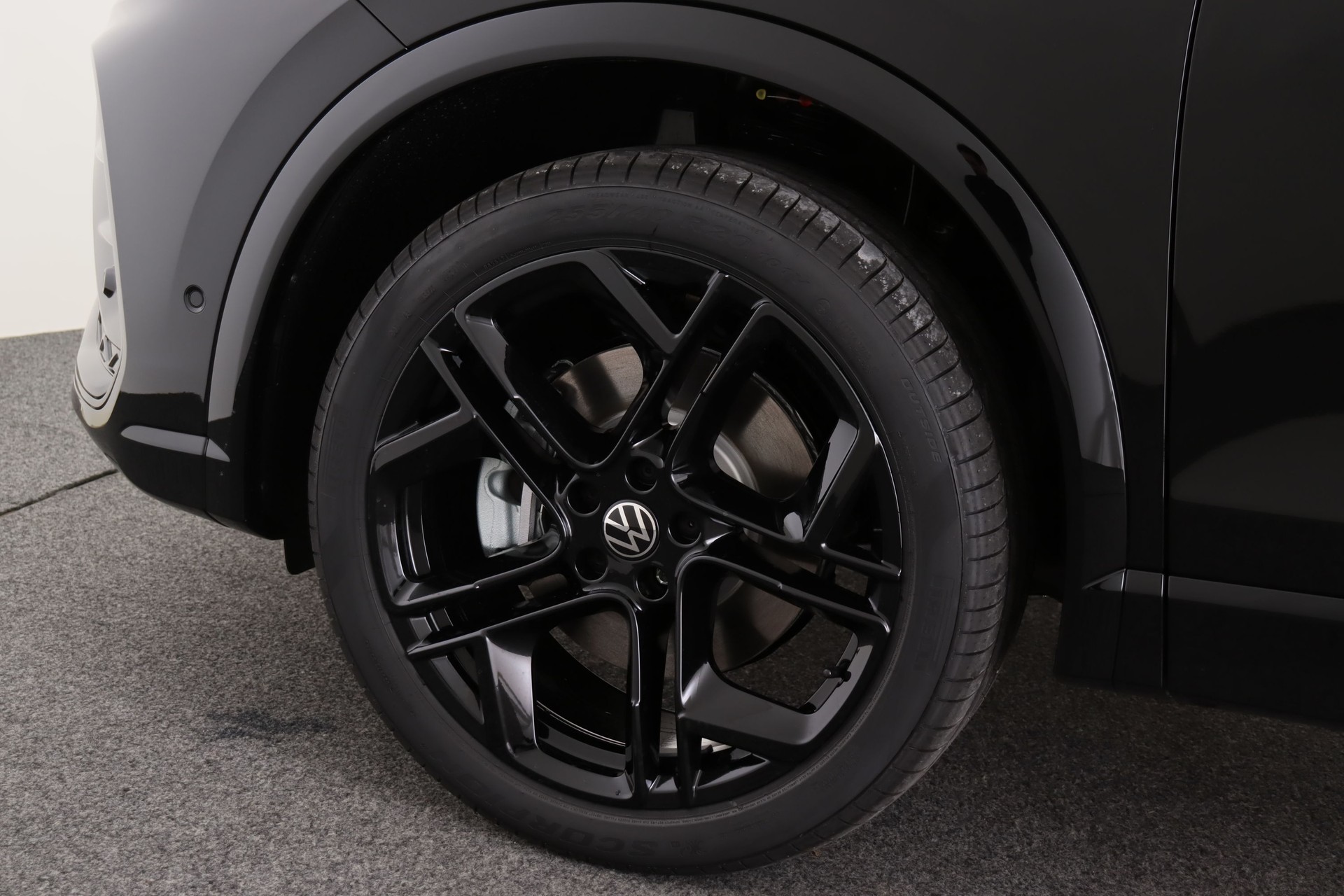 VW Tiguan 2.0 TSI DSG R-Line 4Motion-image-12