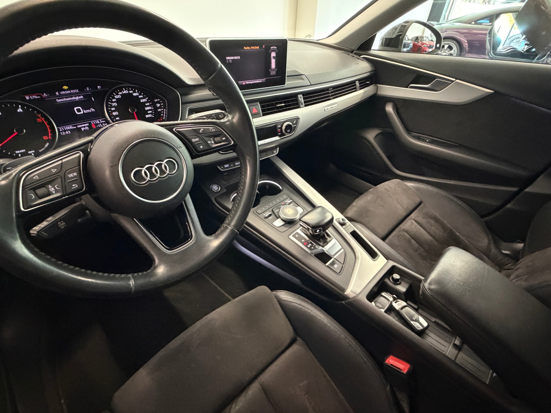 AUDI A4 Avant 2.0 TDI Sport quattro S-tronic-image-11