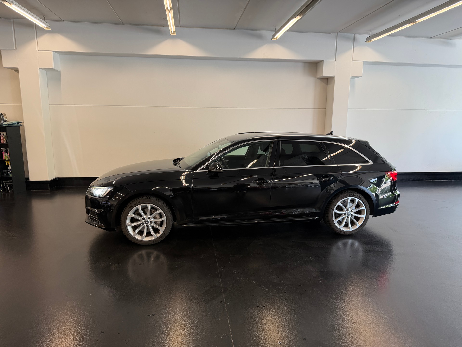 AUDI A4 Avant 2.0 TDI Sport quattro S-tronic-image-4