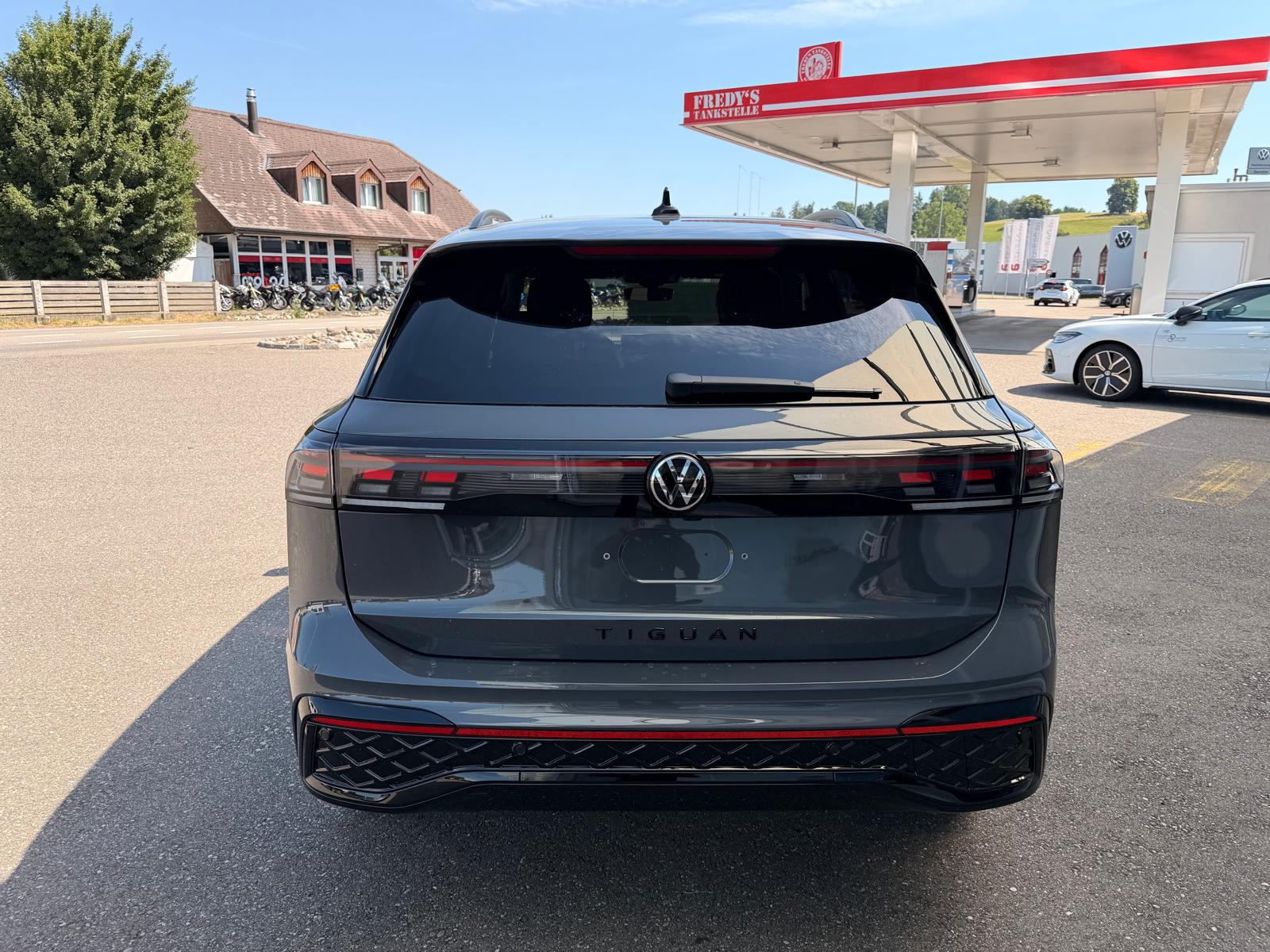 VW Tiguan 2.0 TSI DSG R-Line United 4Motion-showroom-element-3
