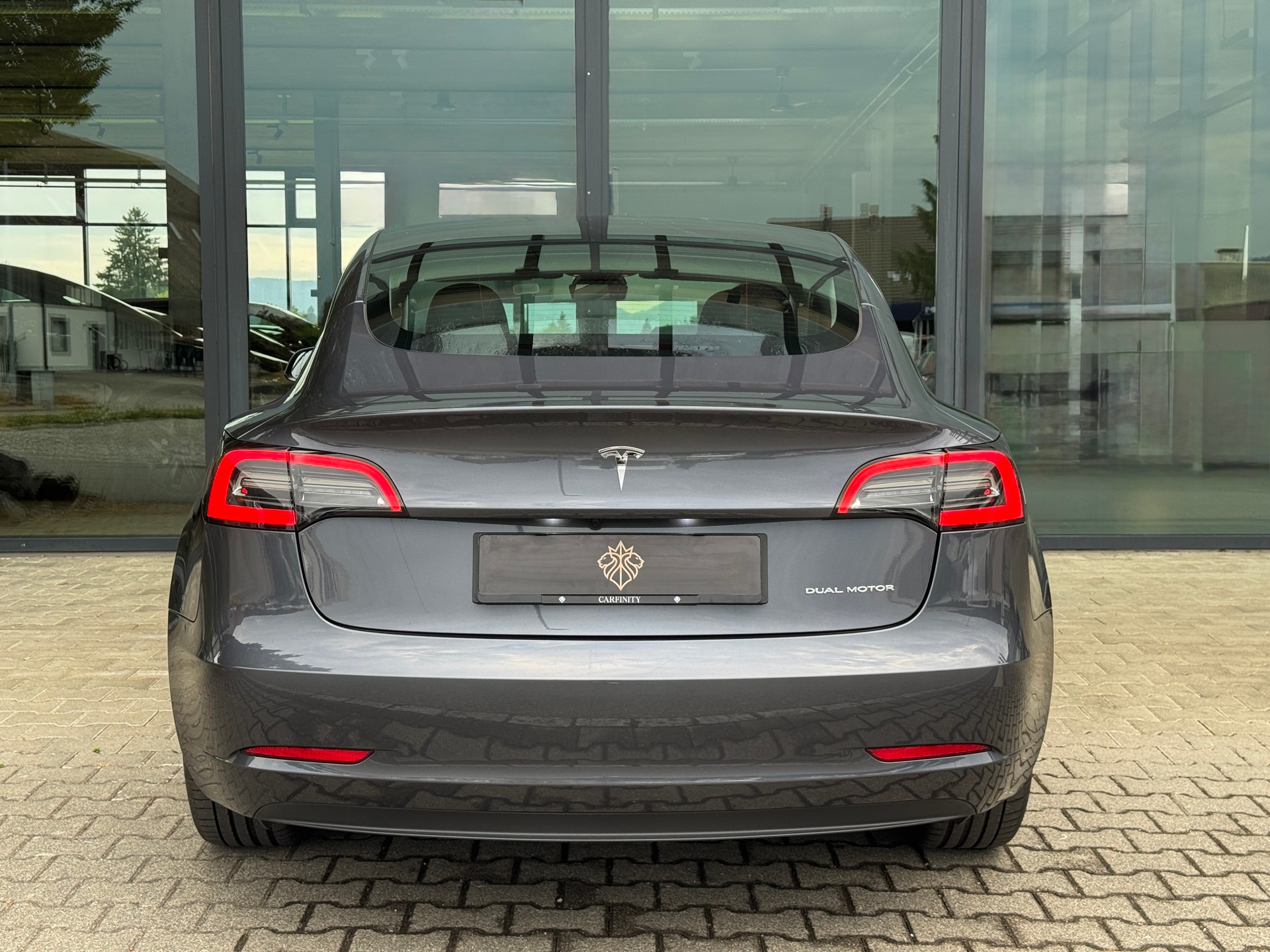 TESLA Model 3 Long Range Dual Motor AWD / Enhanced Autopilot / AMD Ryzen *RESERVIERT*-image-4