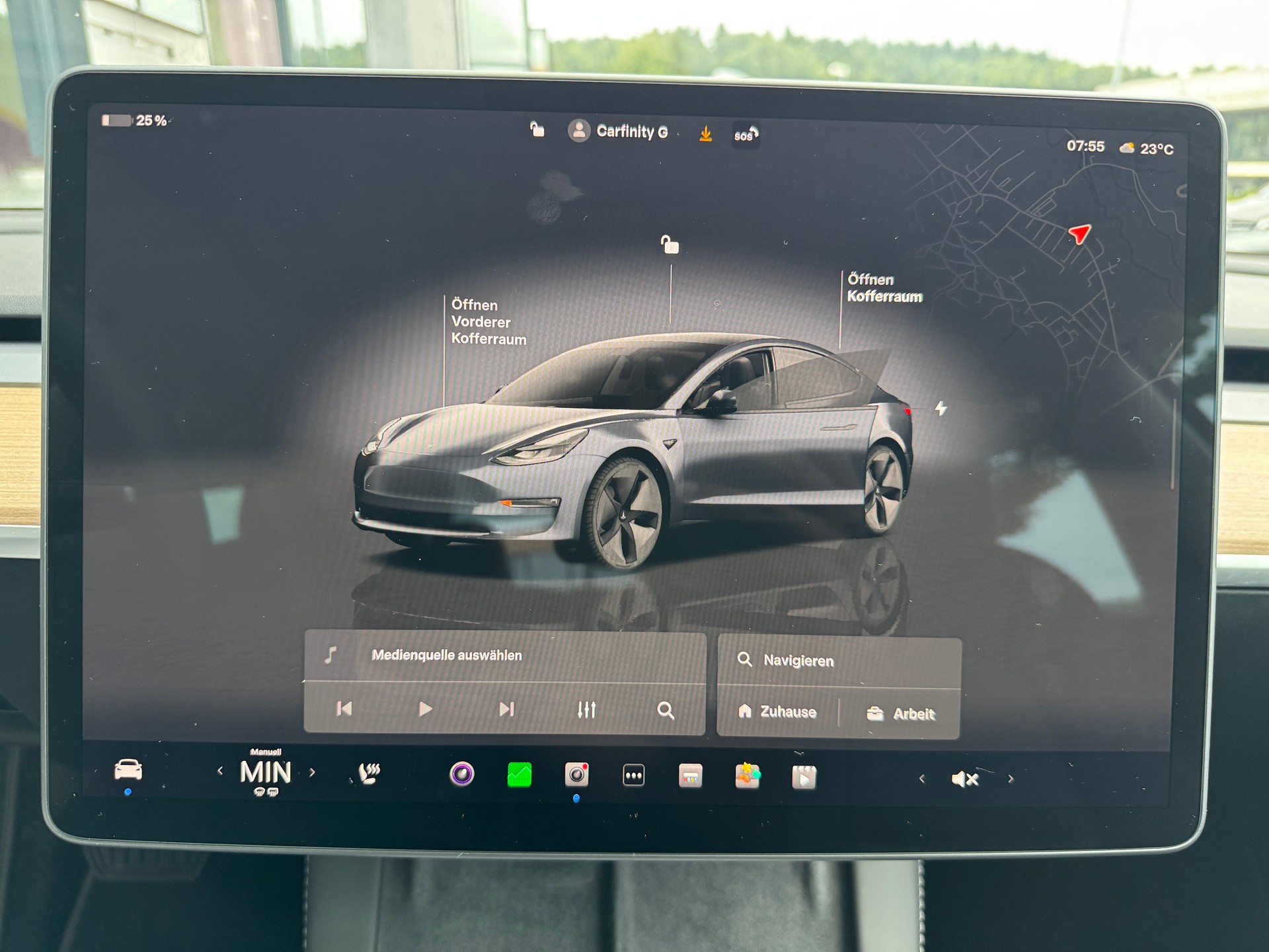 TESLA Model 3 Long Range Dual Motor AWD / Enhanced Autopilot / AMD Ryzen *RESERVIERT*-image-13
