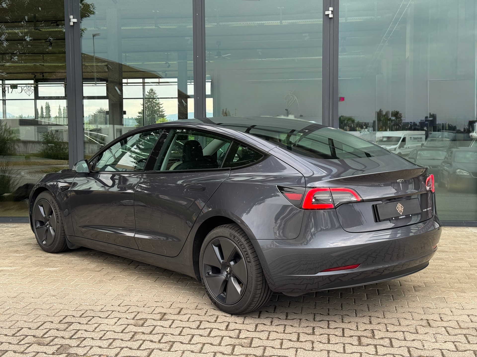 TESLA Model 3 Long Range Dual Motor AWD / Enhanced Autopilot / AMD Ryzen *RESERVIERT*-image-5