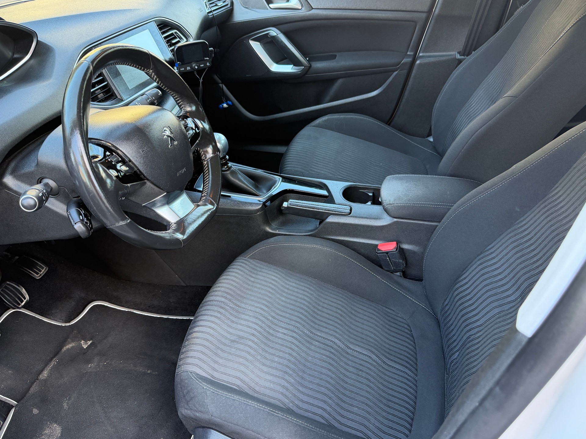 PEUGEOT 308 1.6 e-HDI Active-image-5