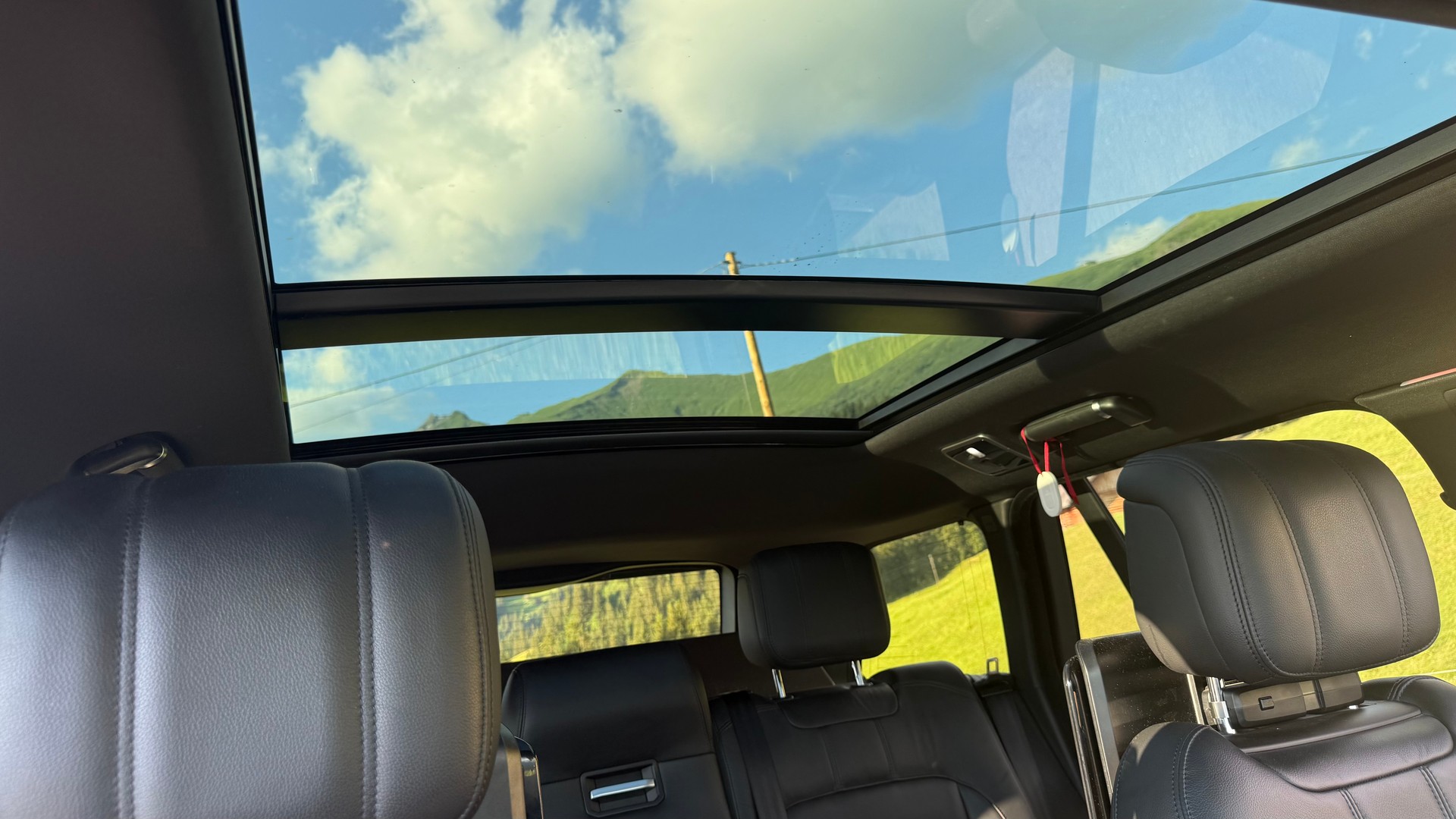LAND ROVER 3.0 SDV6 – Garantie bis 07/2027 - 1. Hand – CH – Top Zustand-image-11