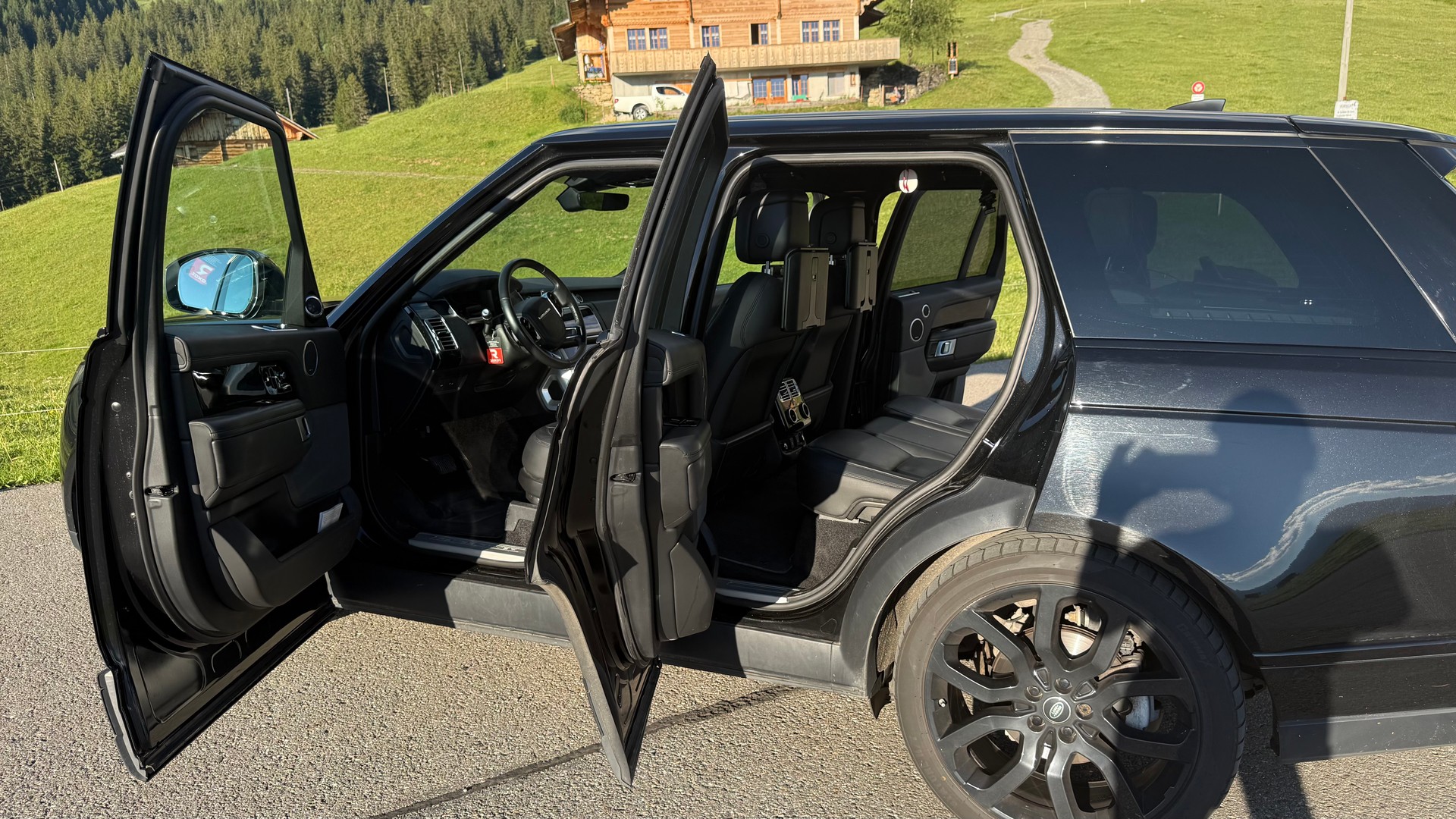 LAND ROVER 3.0 SDV6 – Garantie bis 07/2027 - 1. Hand – CH – Top Zustand-image-9