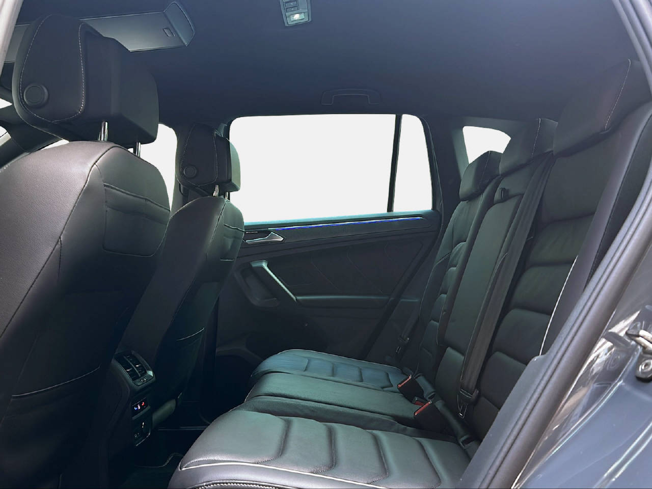 VW Tiguan 2.0 TSI R-Line DSG-image-11