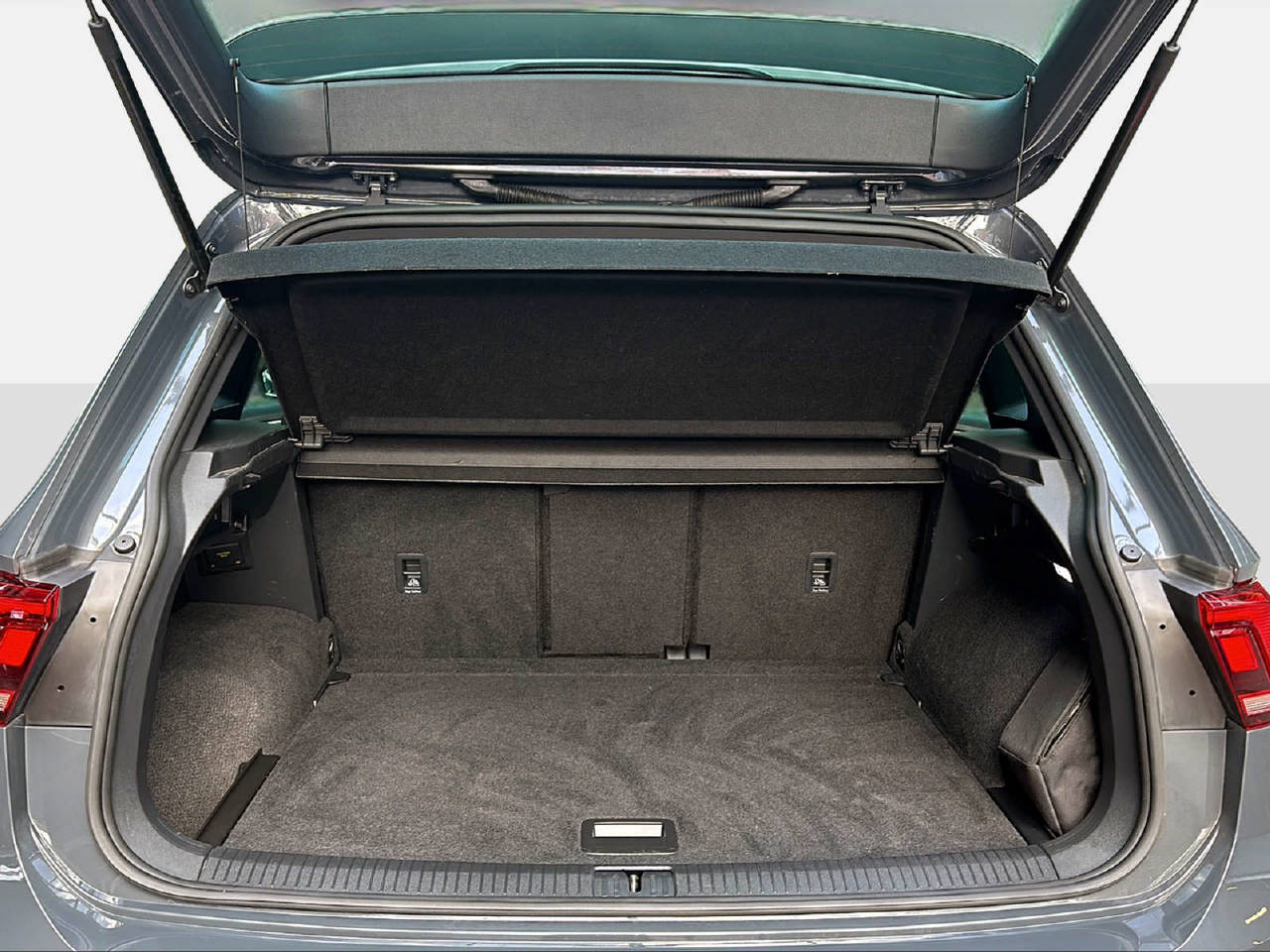 VW Tiguan 2.0 TSI R-Line DSG-image-13
