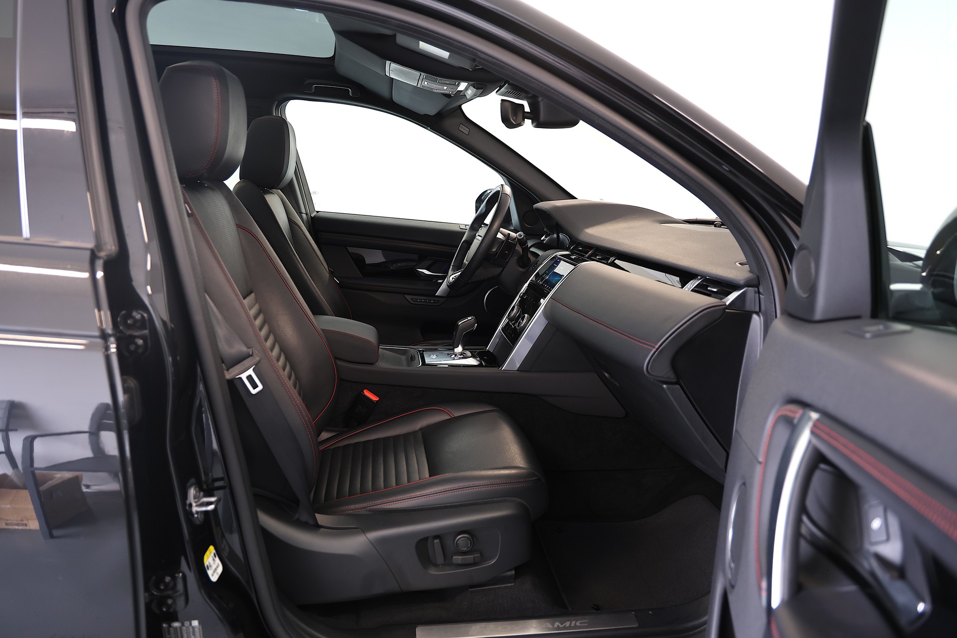 LAND ROVER Discovery Sport 2.0 Si4 R-Dynamic SE-image-13
