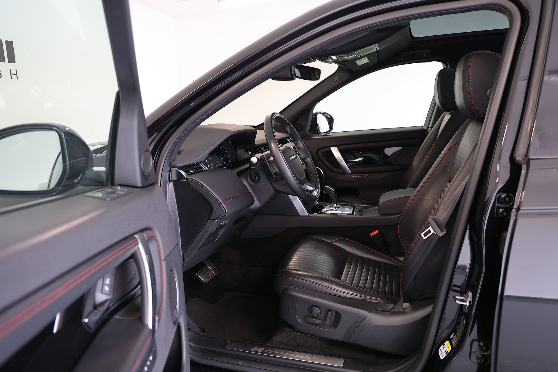 LAND ROVER Discovery Sport 2.0 Si4 R-Dynamic SE-image-6