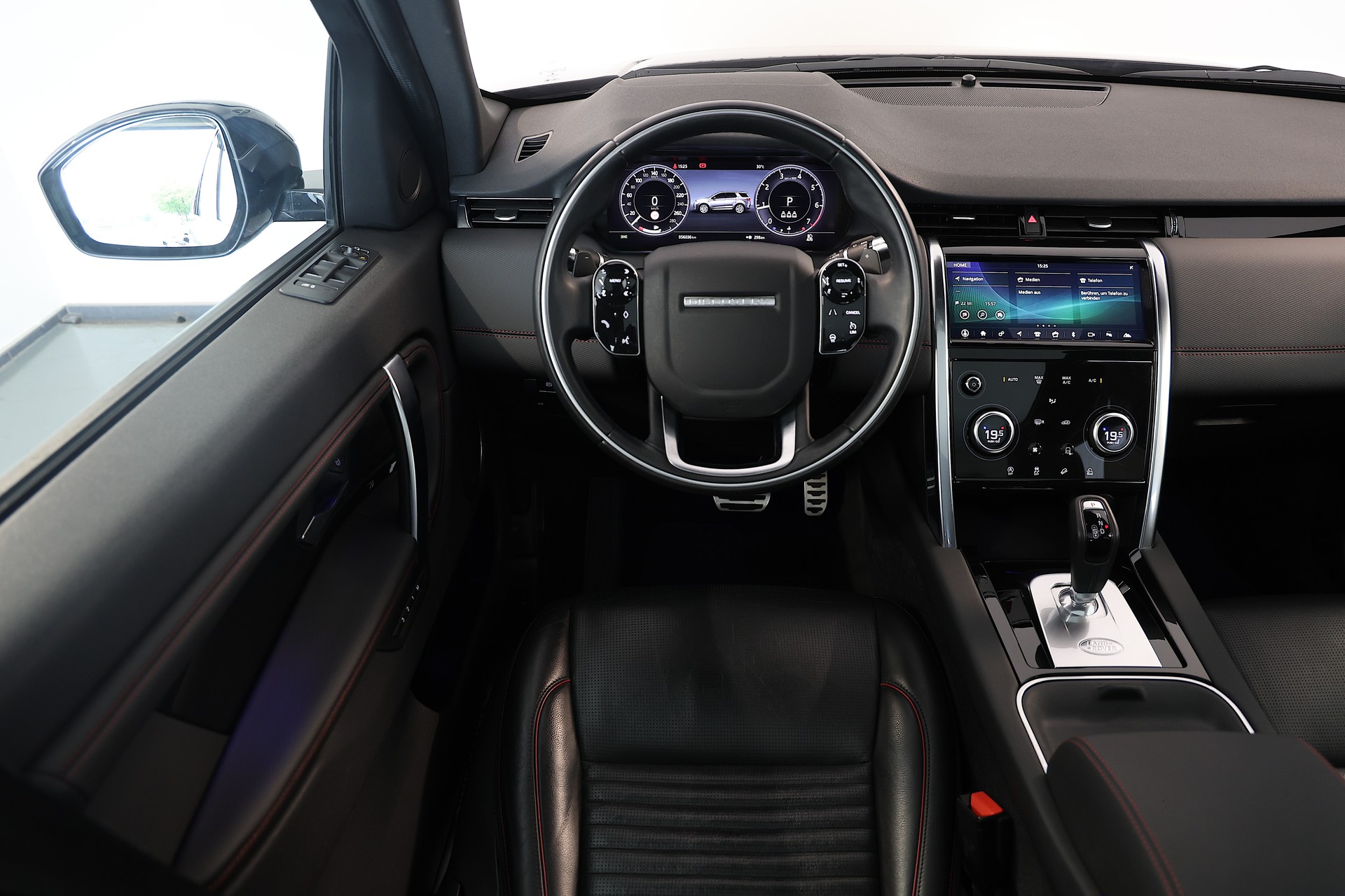LAND ROVER Discovery Sport 2.0 Si4 R-Dynamic SE-image-9