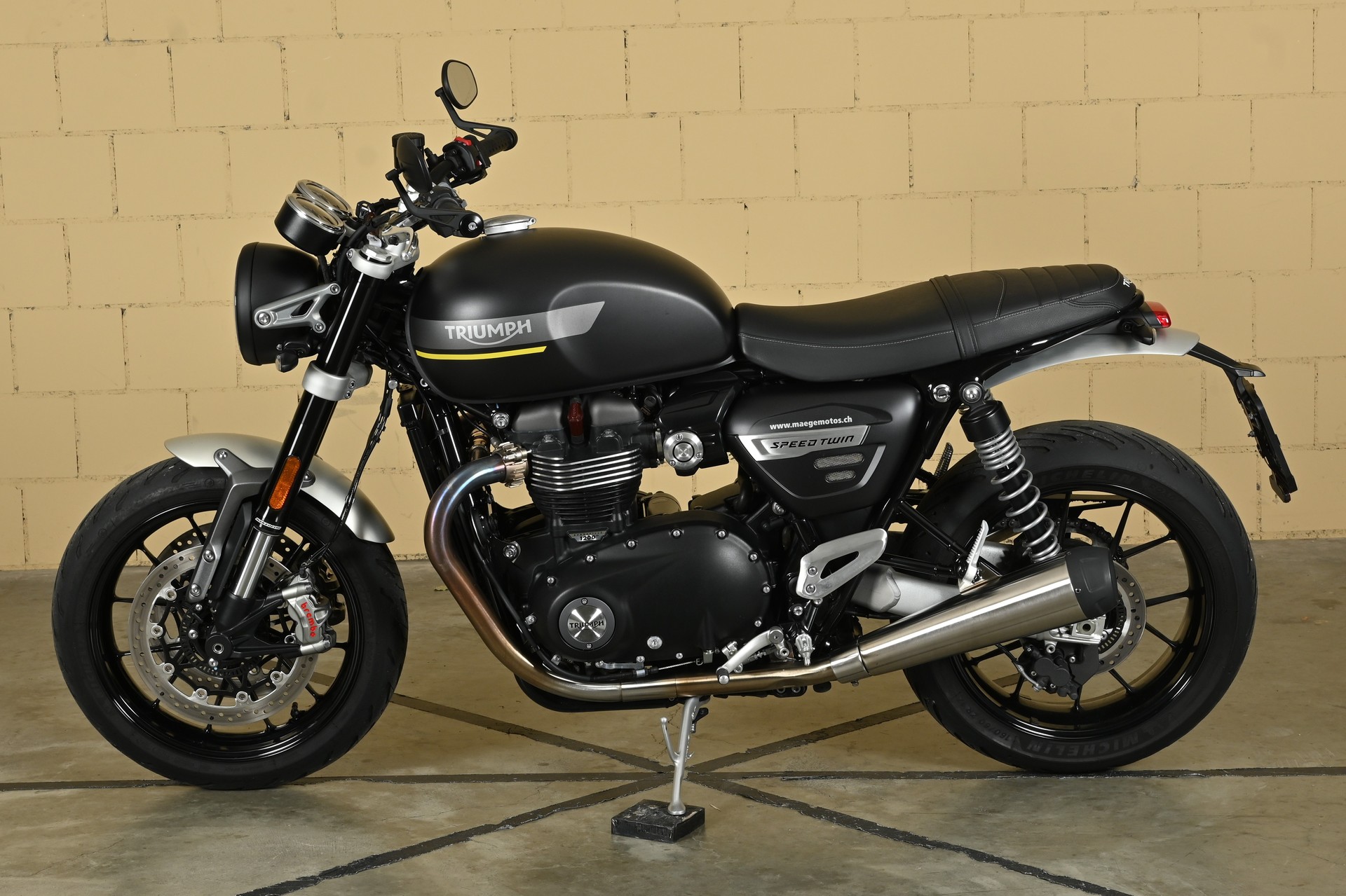 TRIUMPH Speed Twin 1200-image-3