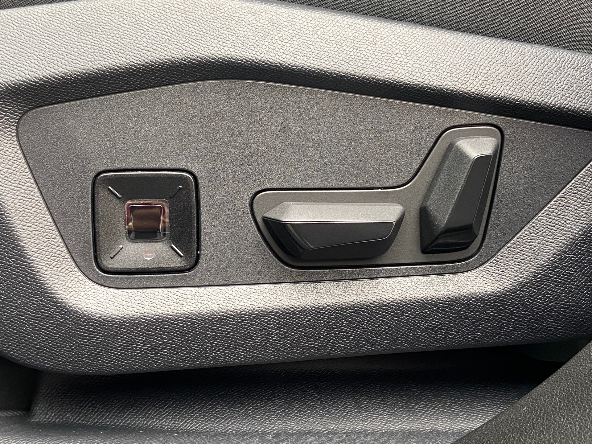 JEEP Compass 1.2 T e-Hybrid Summit Premium Sky-image-8
