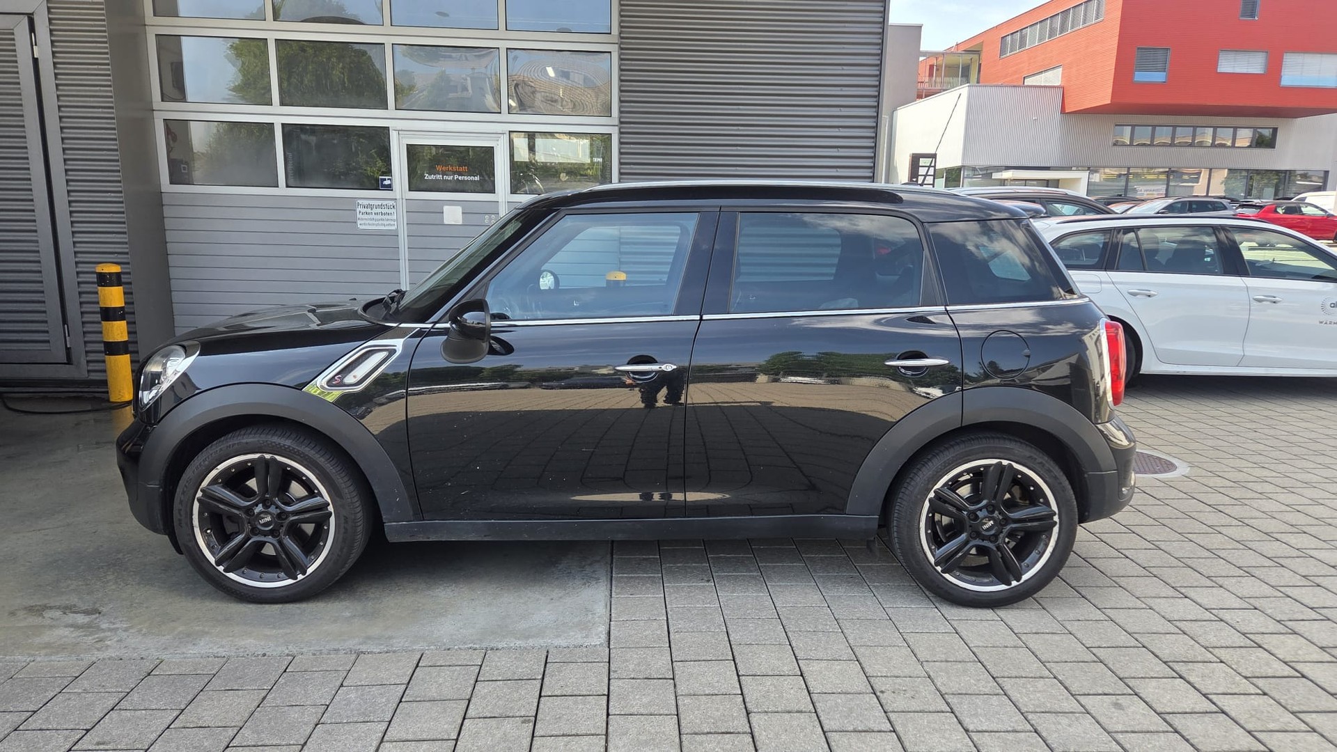 MINI Countryman Cooper S ALL4 Steptronic-showroom-element-2