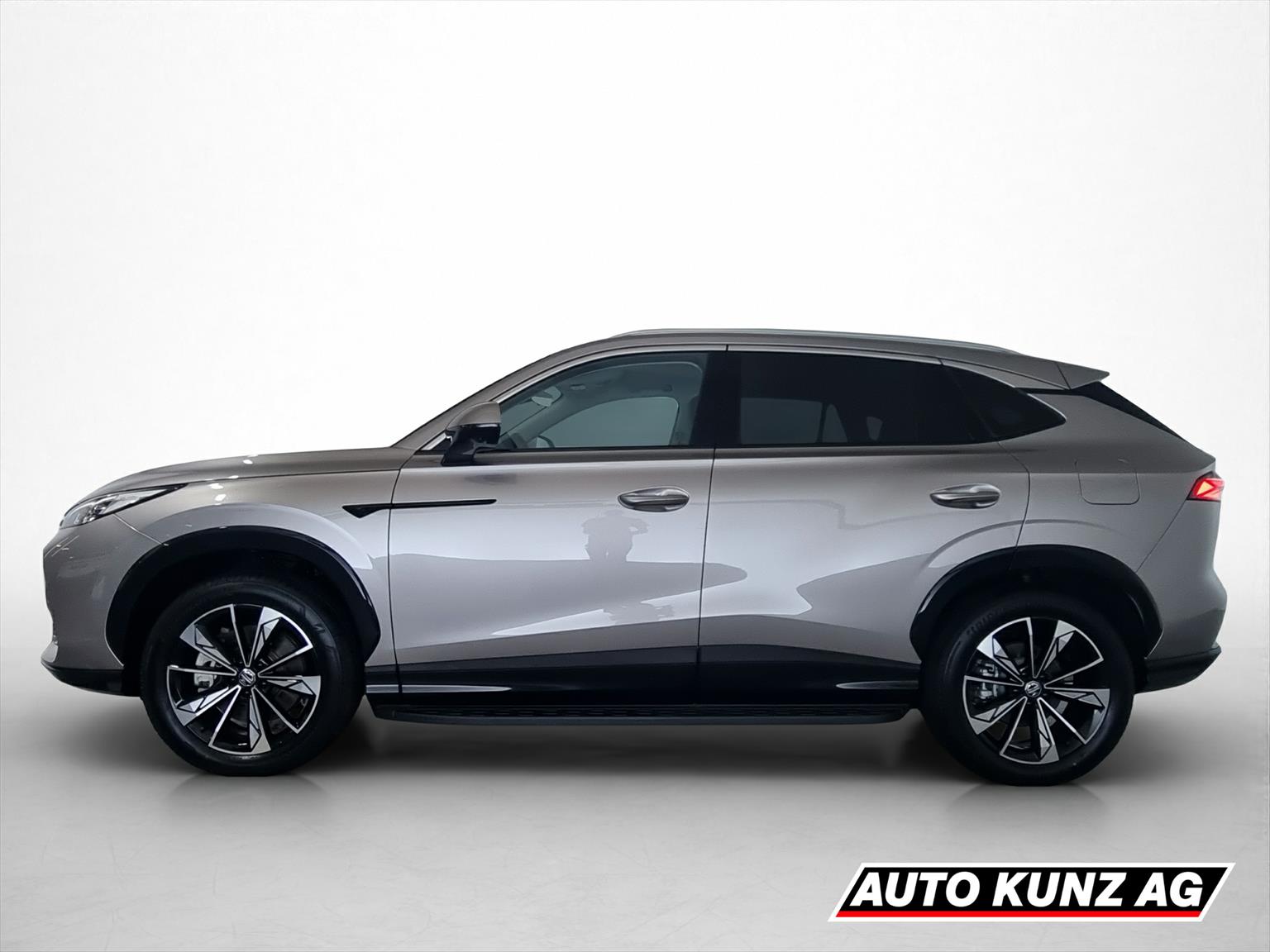 MG MG HS 1.5 T PHEV Luxury-showroom-element-2