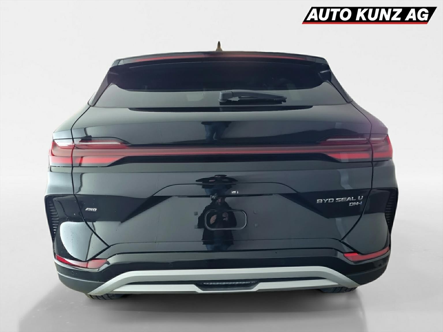BYD Seal U DM-i Design AWD AHK-showroom-element-3