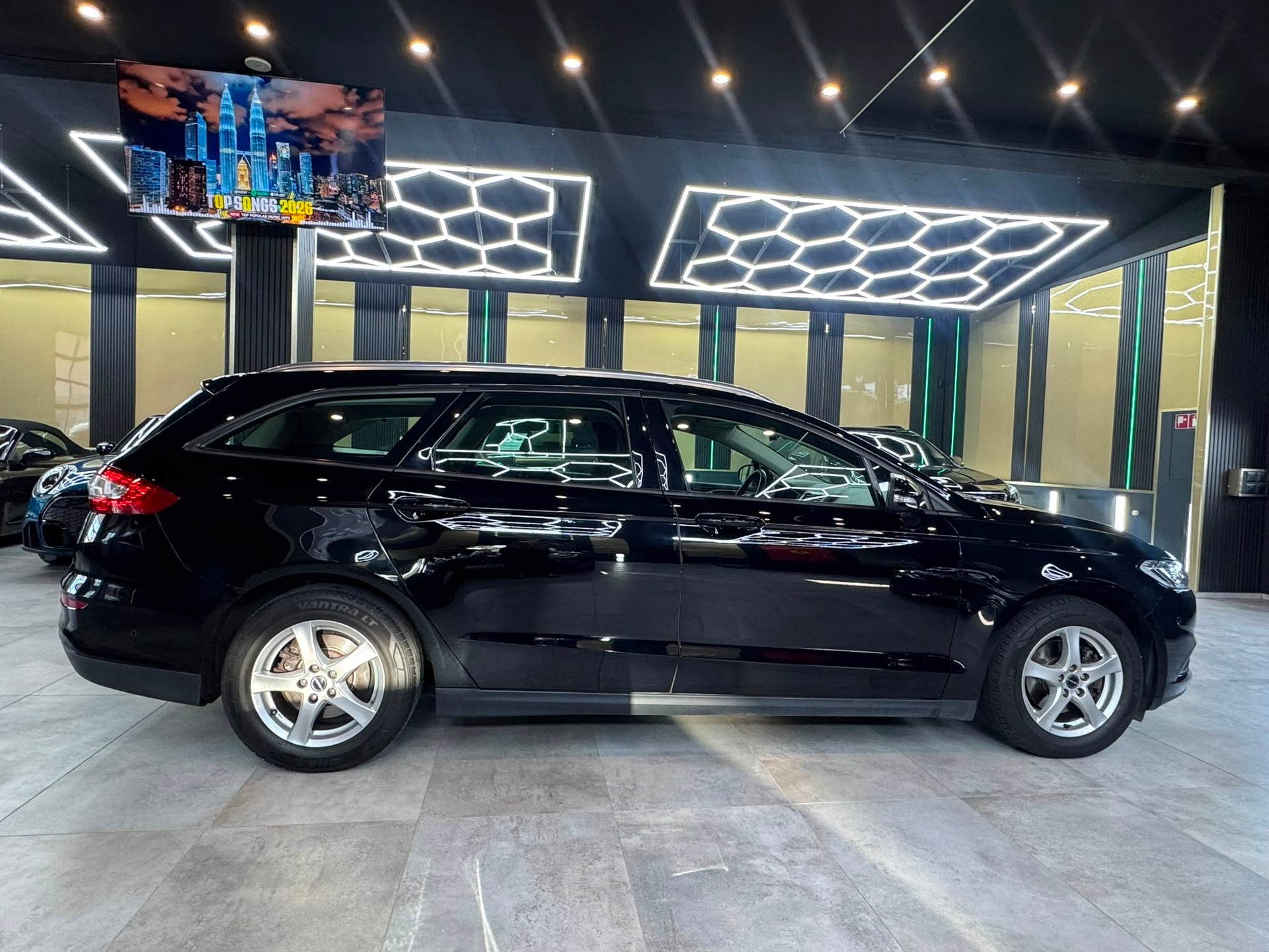 FORD Mondeo 2.0 TDCi Trend-showroom-element-3