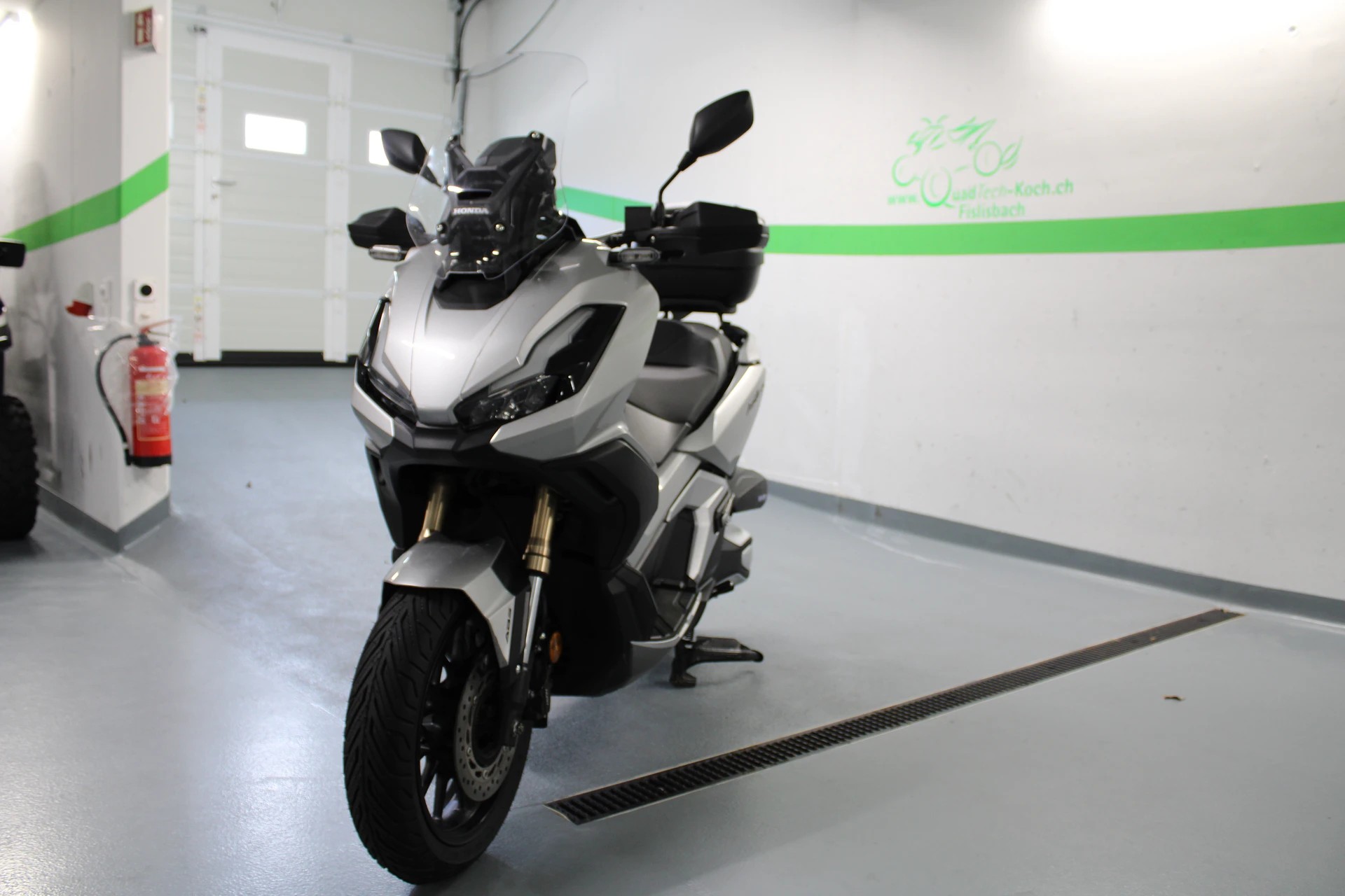 HONDA ADV 350-showroom-element-2