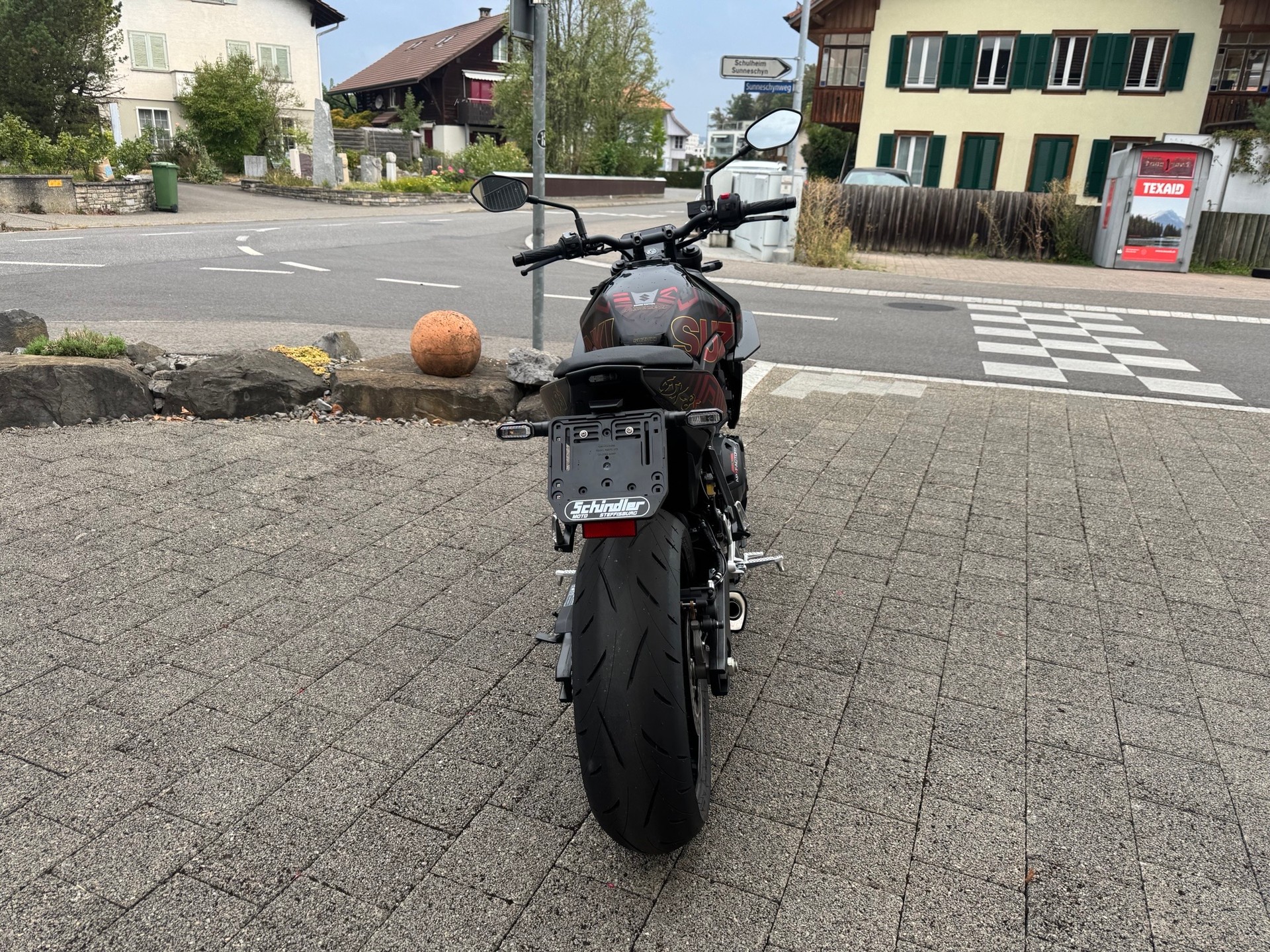 SUZUKI GSX 8 S BLACK EVO-image-3