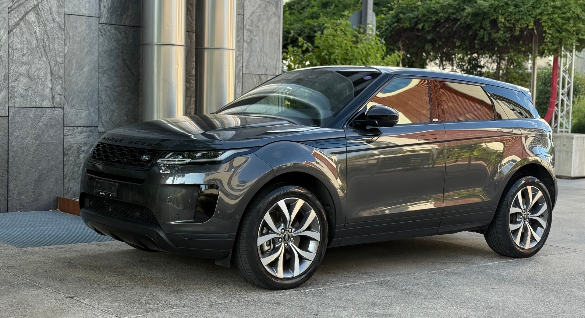 LAND ROVER Range Rover Evoque R-Dynamic P 300e SE AT8-showroom-element-1