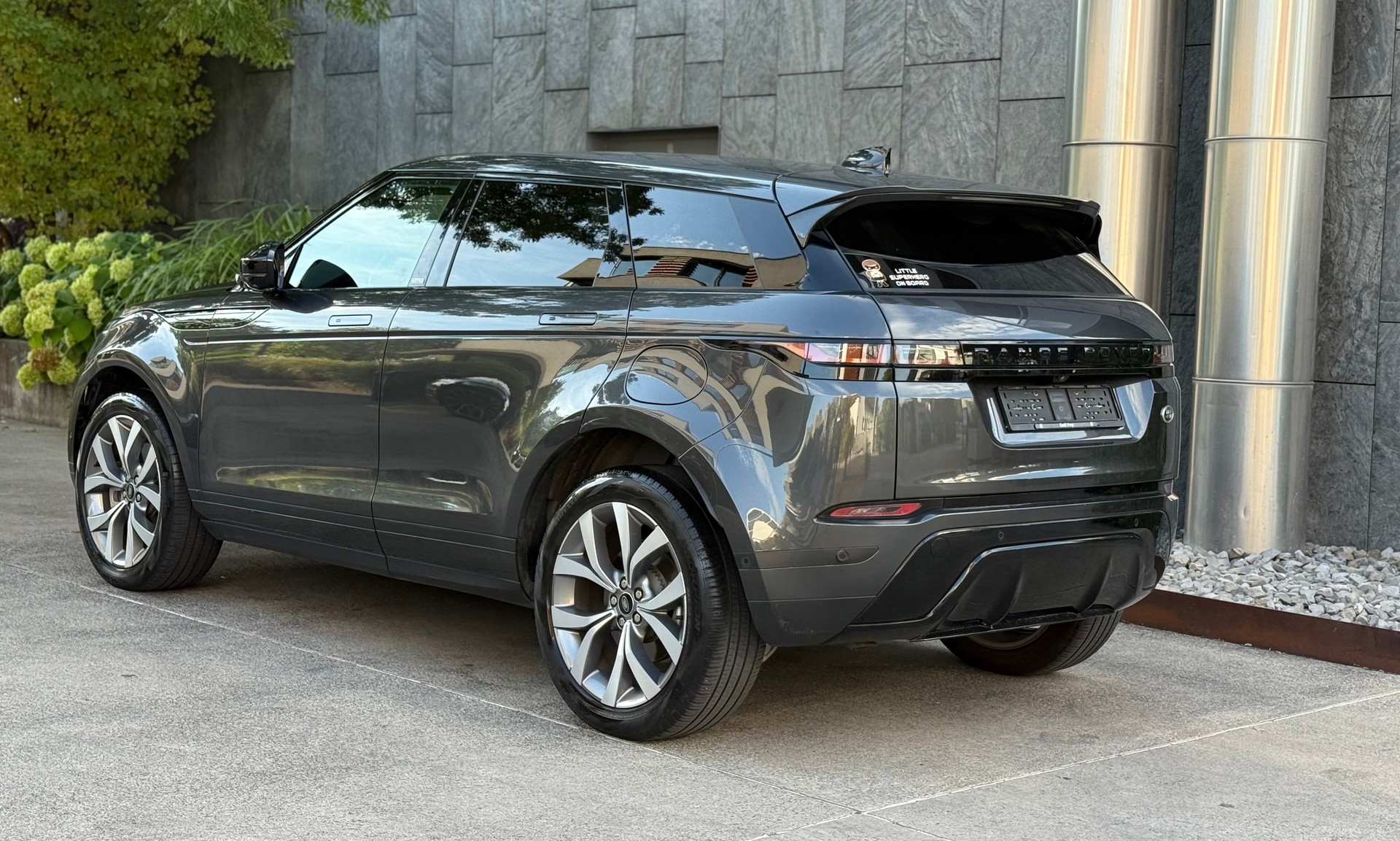 LAND ROVER Range Rover Evoque R-Dynamic P 300e SE AT8-showroom-element-3