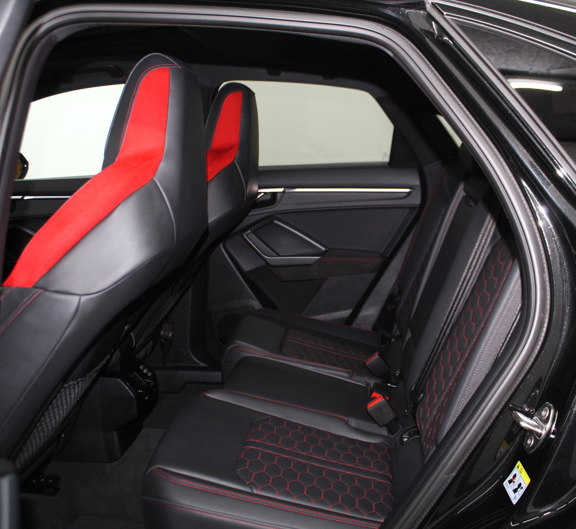 AUDI RS Q3 Sportback quattro S tronic RS-Designpaket rot / CH-Fahrzeug-image-9