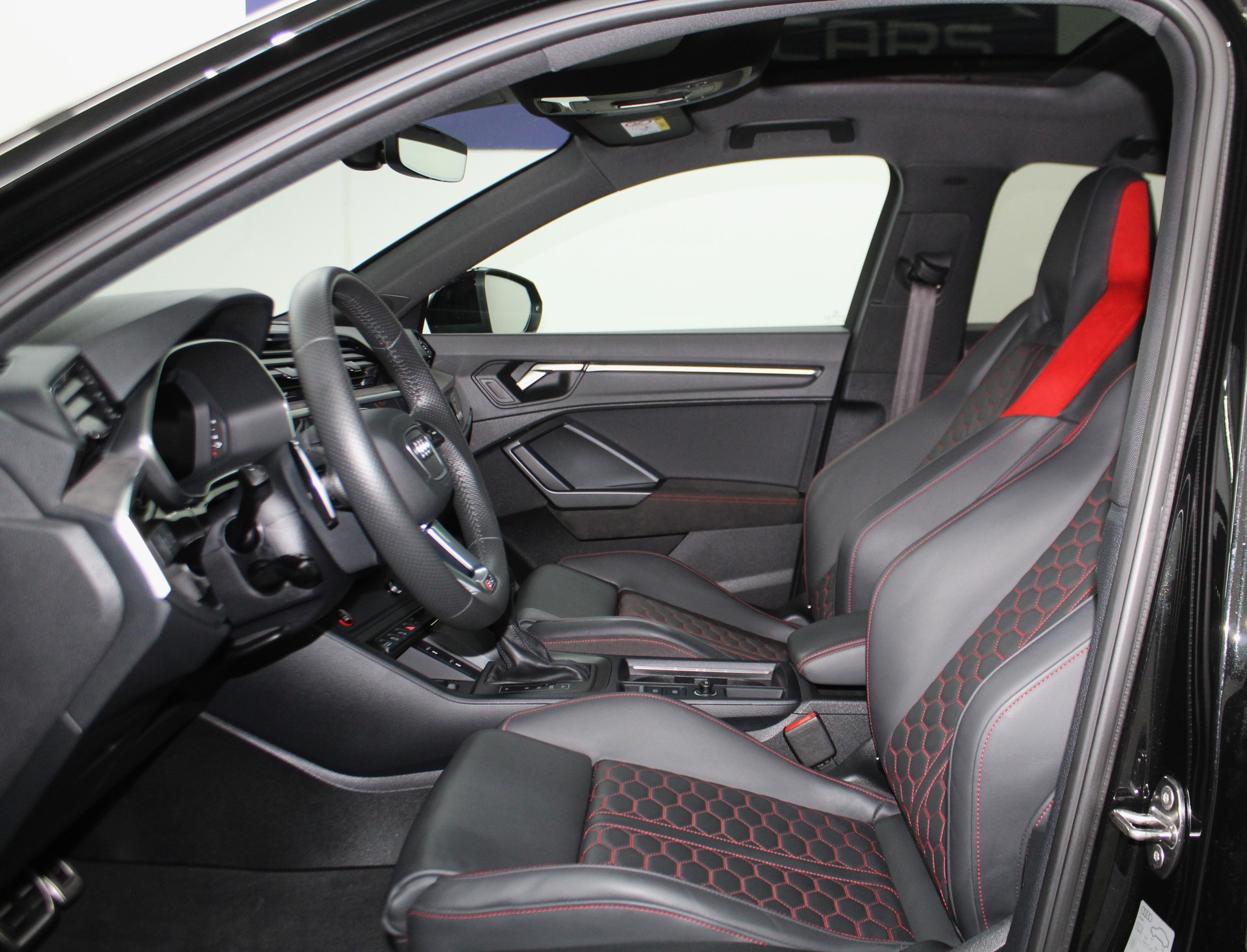 AUDI RS Q3 Sportback quattro S tronic RS-Designpaket rot / CH-Fahrzeug-image-7