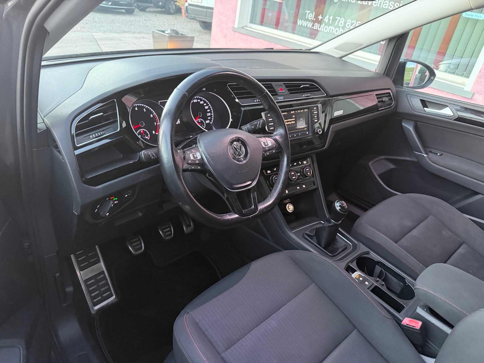 VW Touran 1.4 TSI BlueMotion Technology Sound-image-4