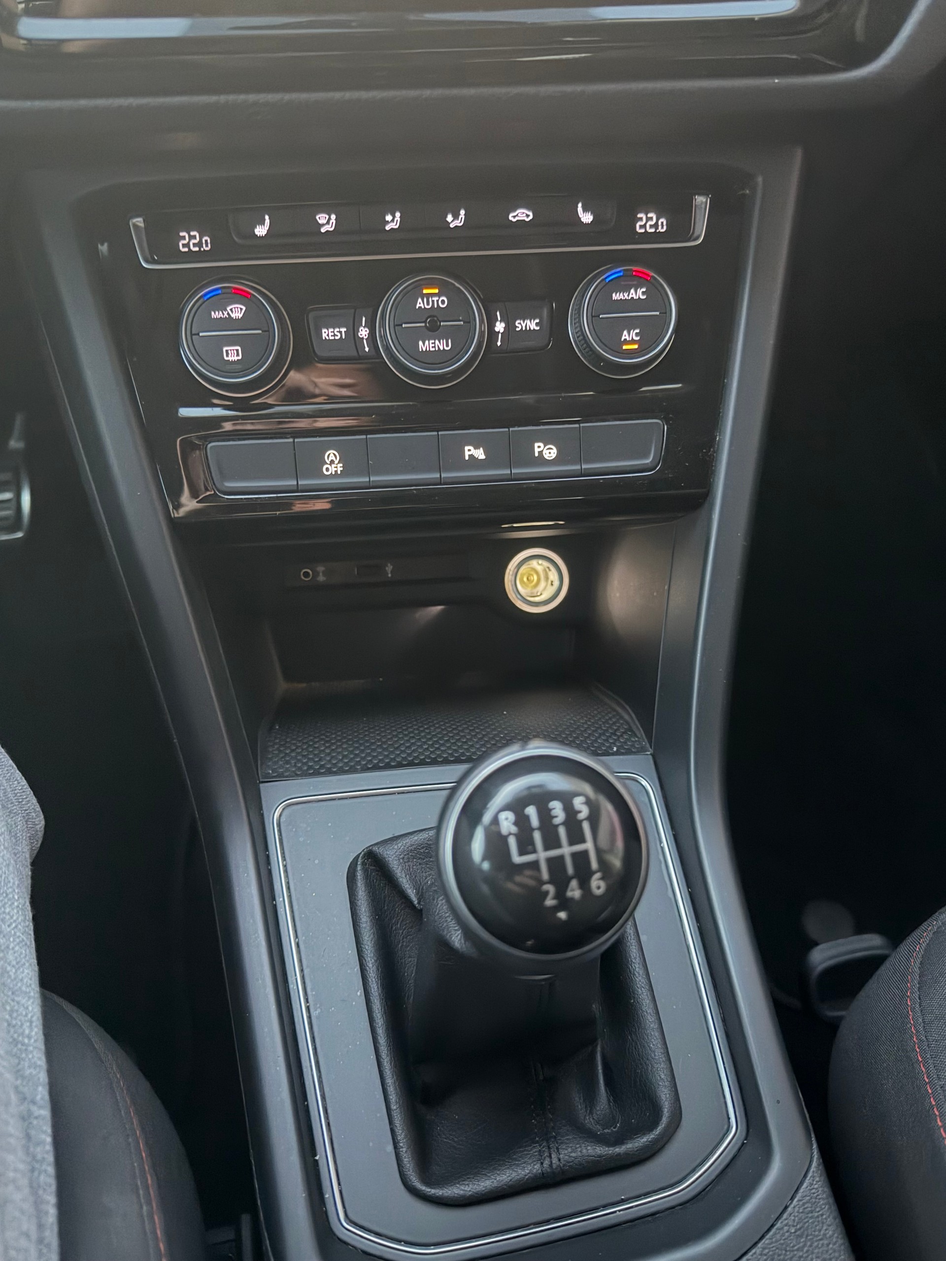 VW Touran 1.4 TSI BlueMotion Technology Sound-image-13