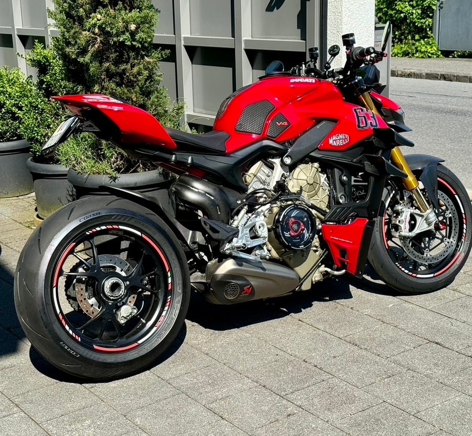 DUCATI Streetfighter V4-image-3