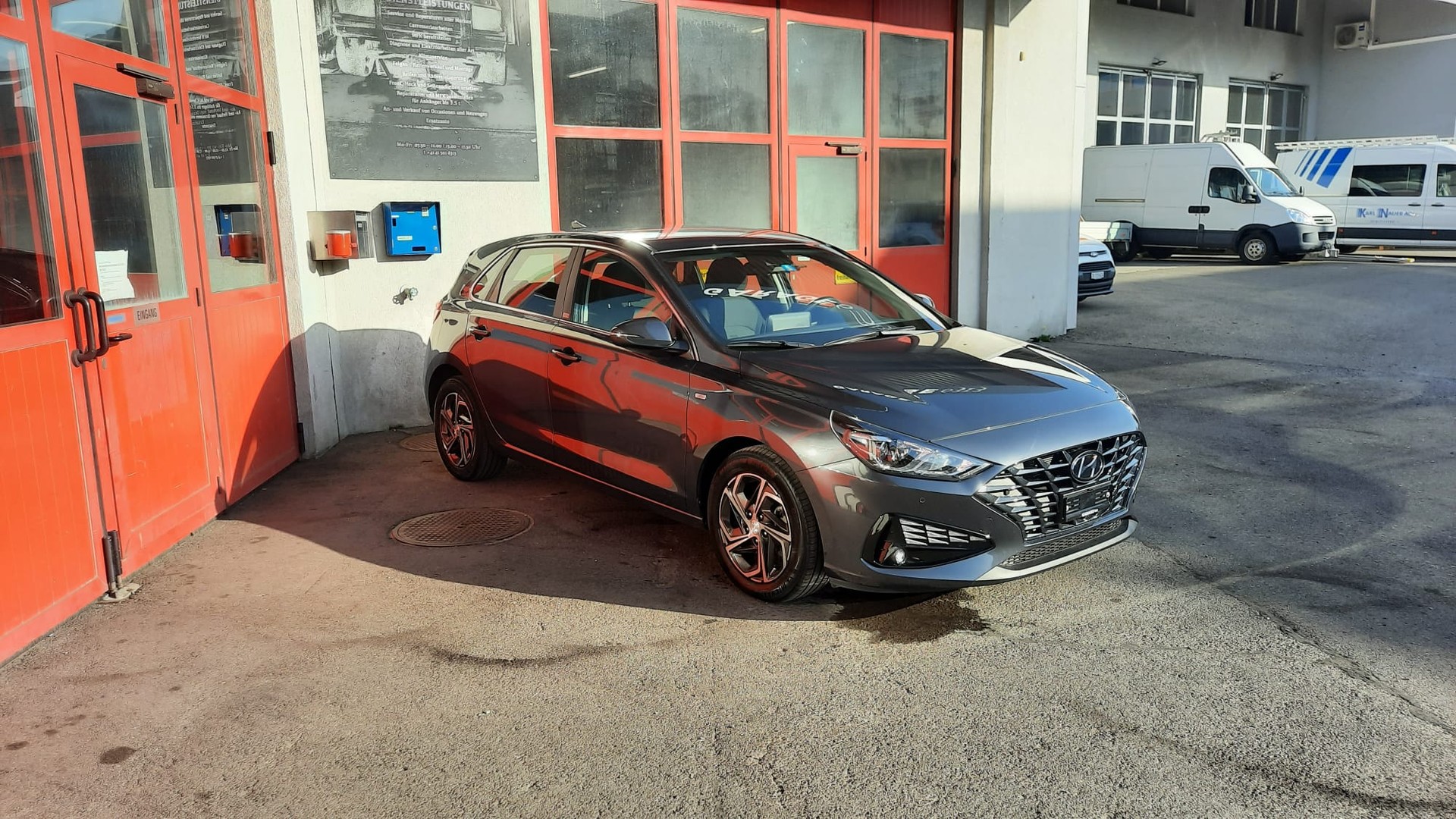 HYUNDAI i30 1.5 T-GDi Amplia 48V MH DCT-showroom-element-1
