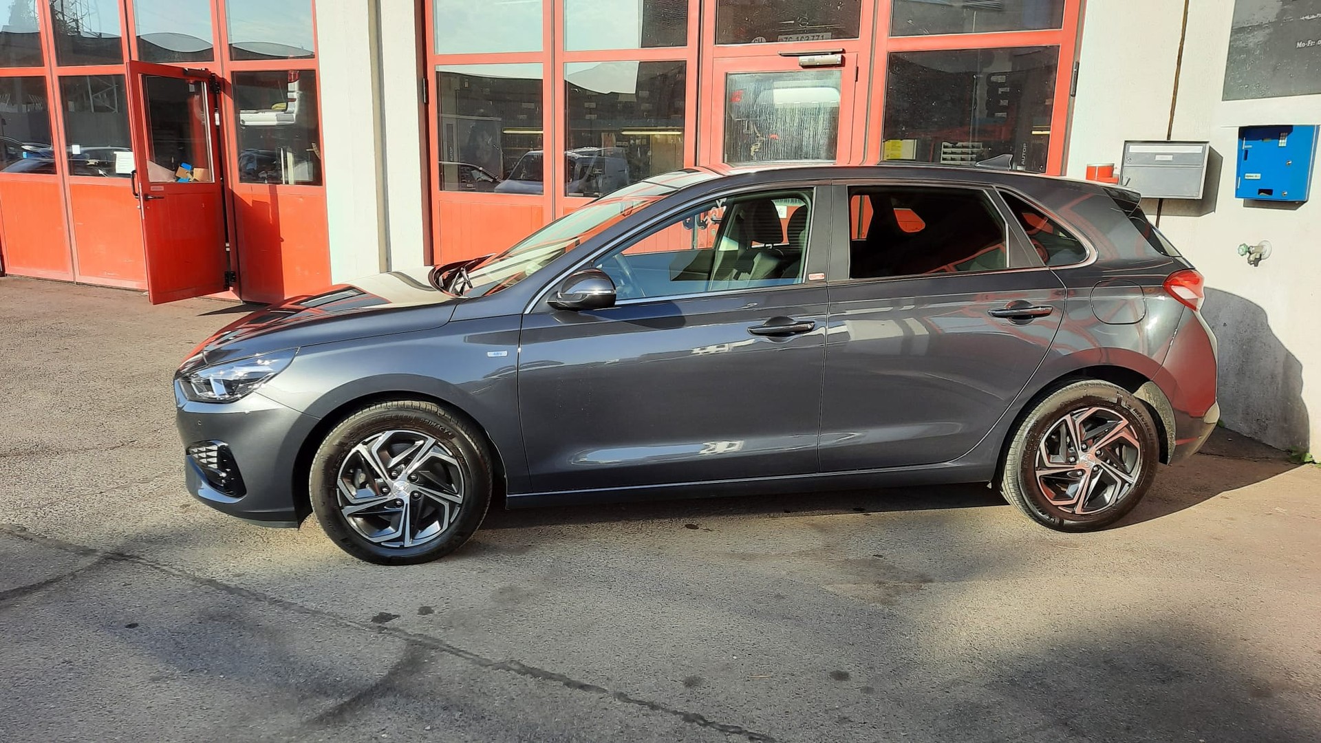 HYUNDAI i30 1.5 T-GDi Amplia 48V MH DCT-showroom-element-2