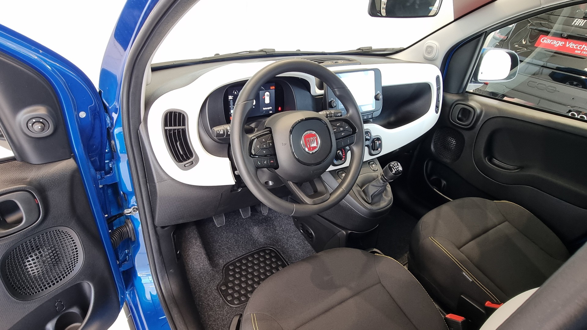 FIAT Panda 1.0 Hybrid Cross-image-20