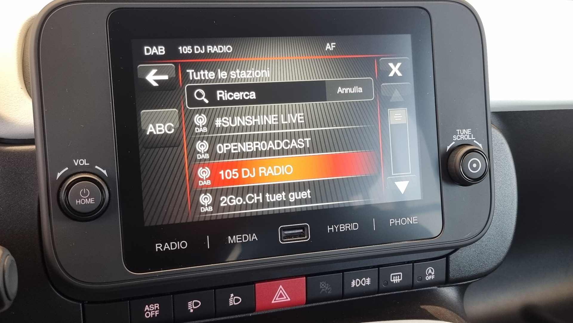 FIAT Panda 1.0 Hybrid Cross-image-13