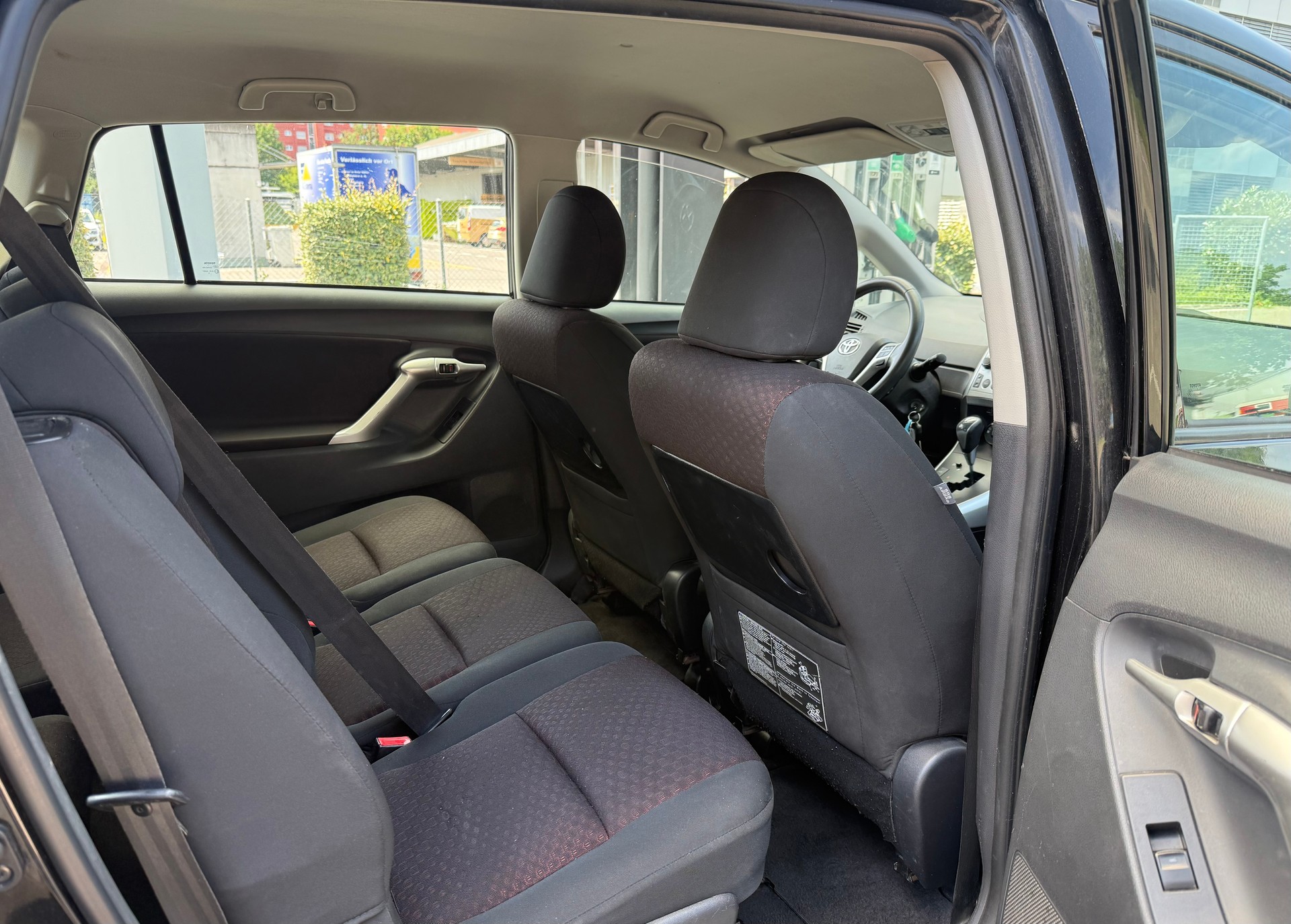 TOYOTA Verso 1.8 Linea Luna Multidrive / Frisch ab MFK / Servicegepflegt bei TOYOTA / 7 Plätzer / 8-fach bereift / Tempomat / Klima-image-10